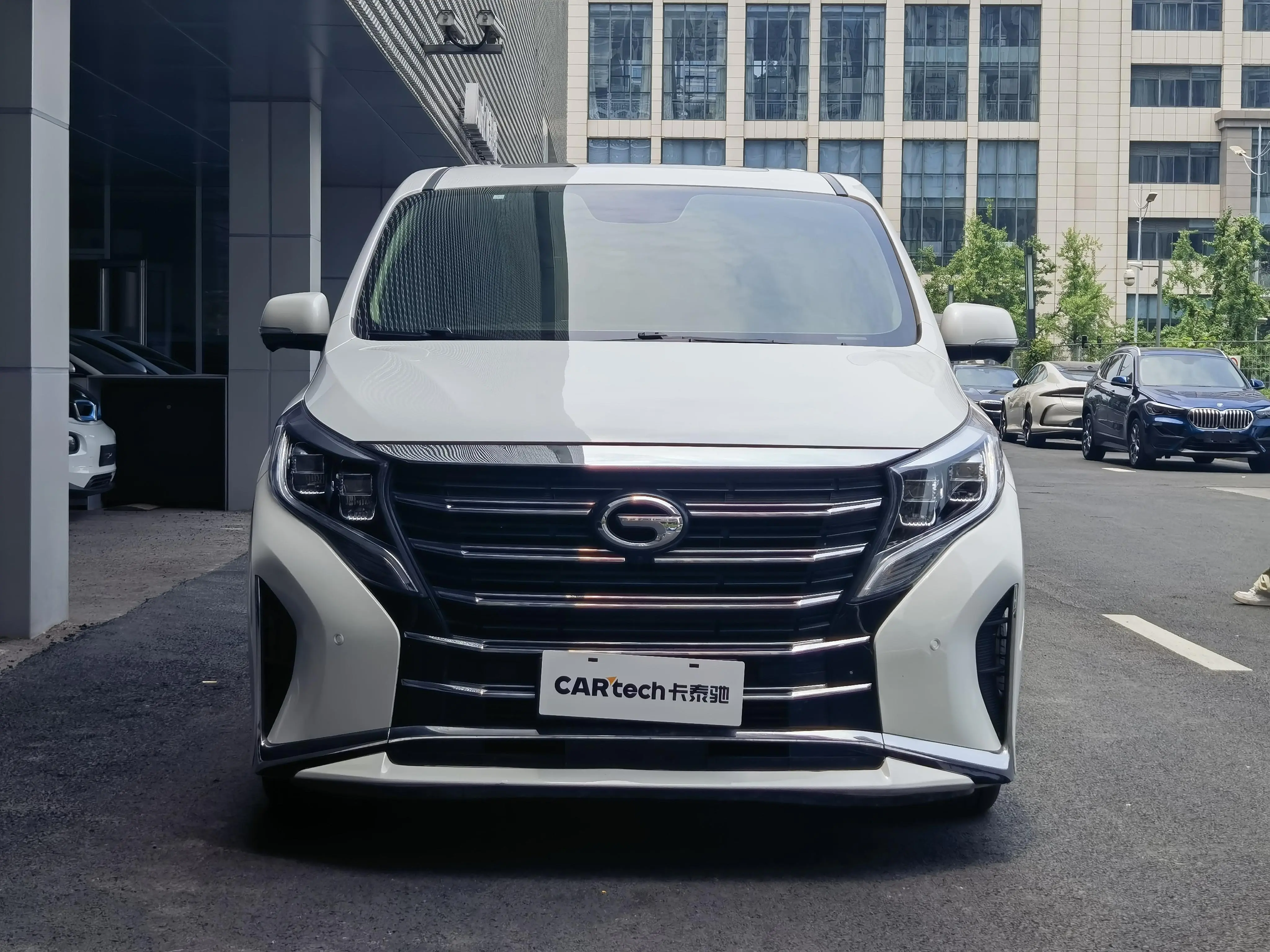 GAC Trumpchi M8  из Китая