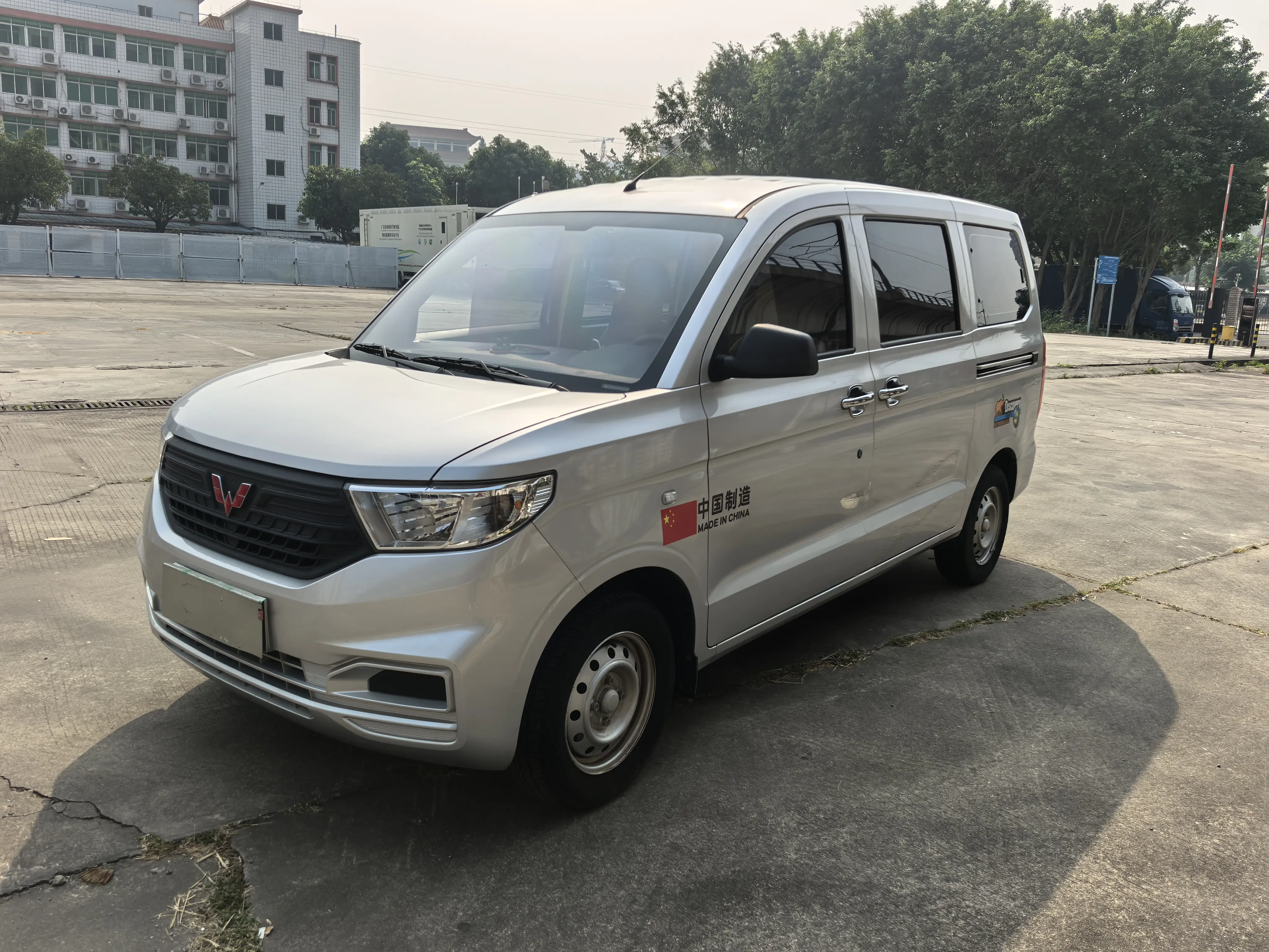Wuling Hongguang V  из Китая