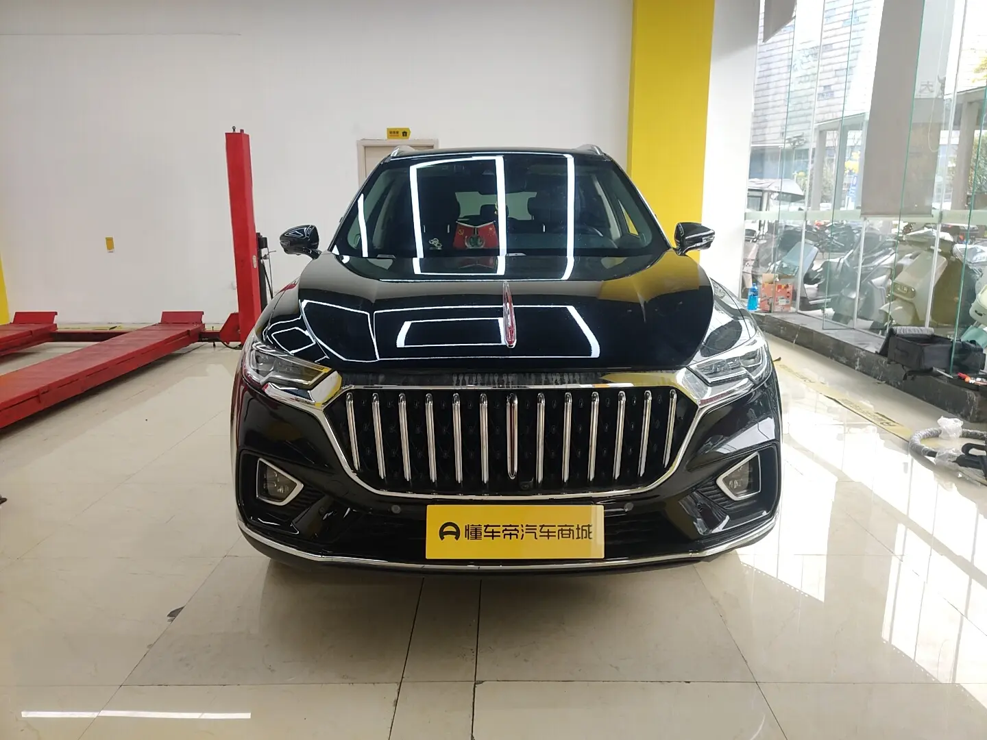 Hongqi HS5  из Китая