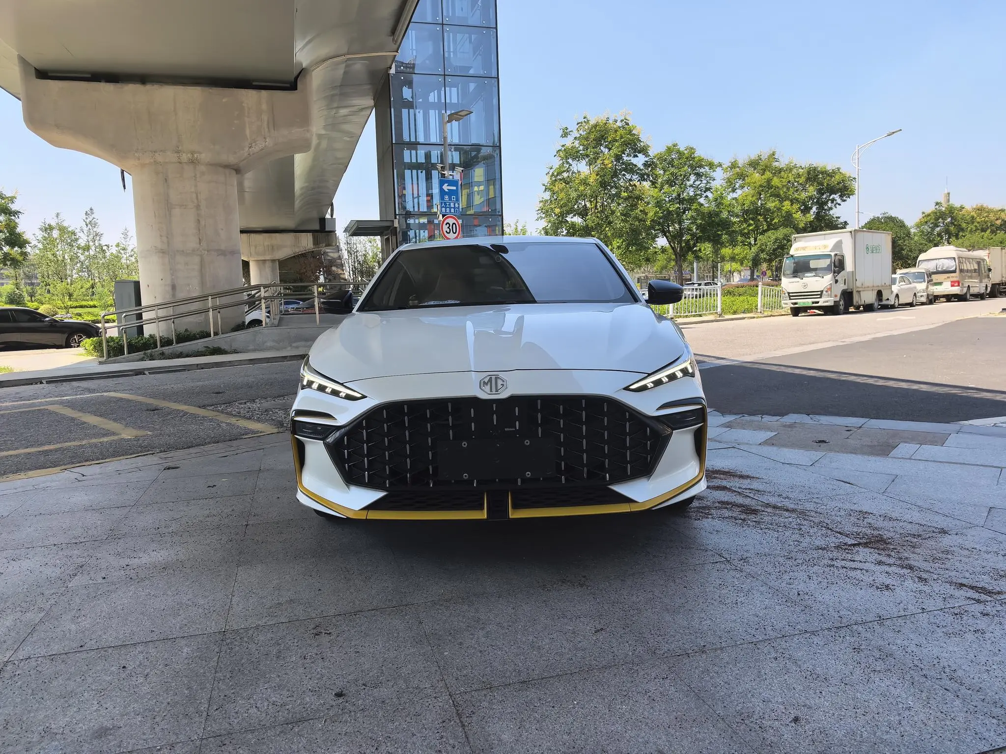 MG 6  из Китая