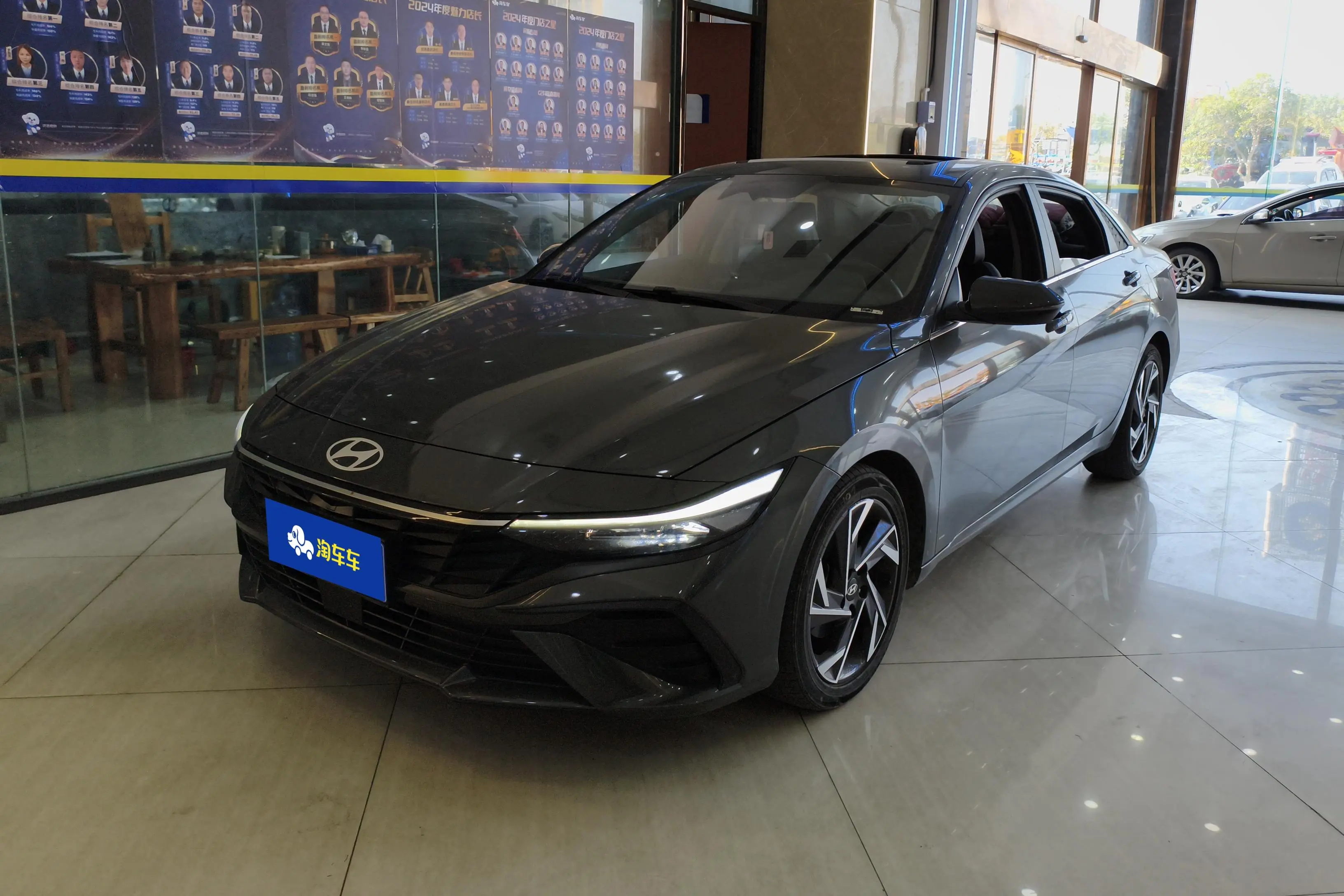 Hyundai Elantra  из Китая