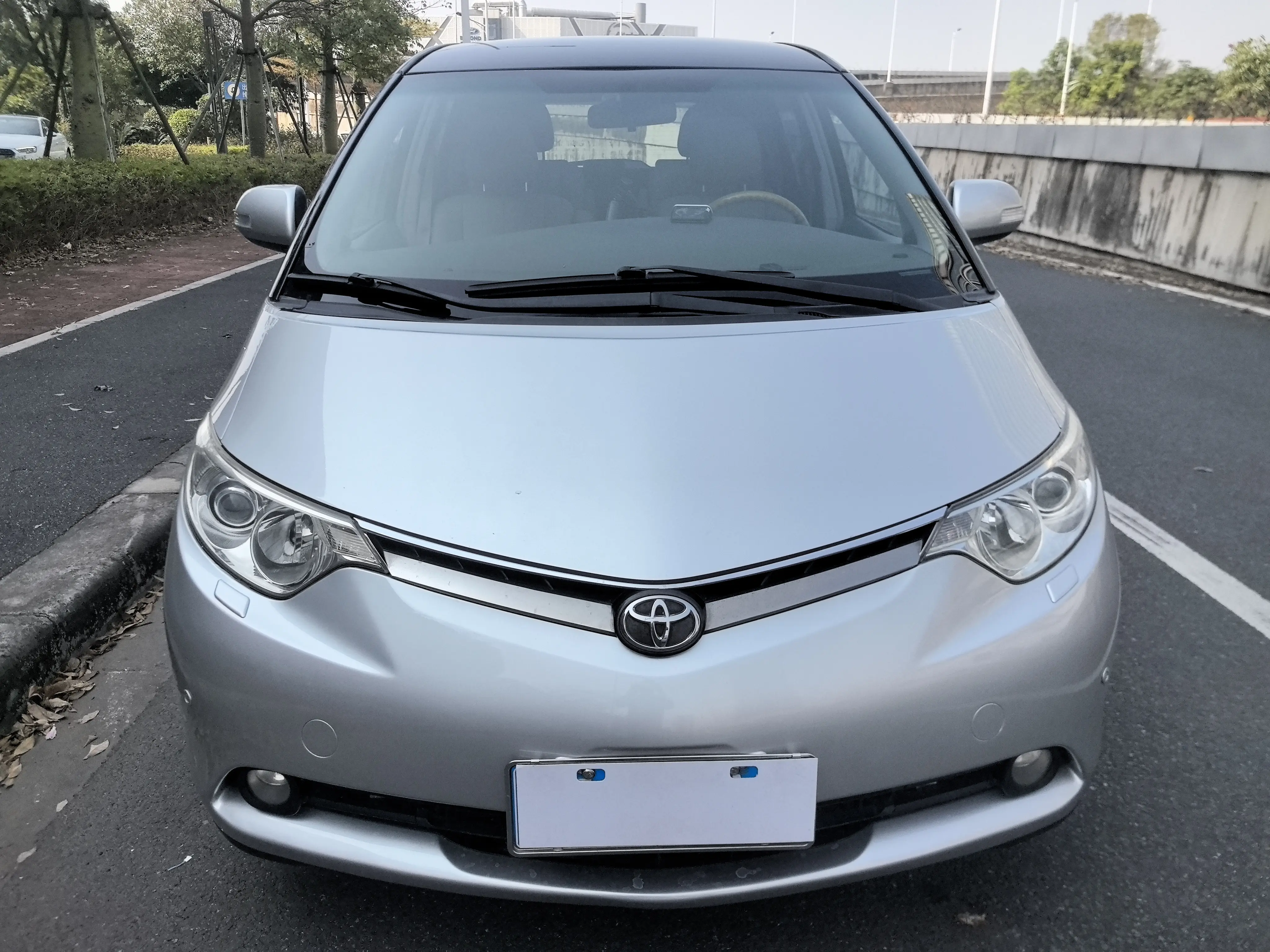 Toyota Previa  из Китая