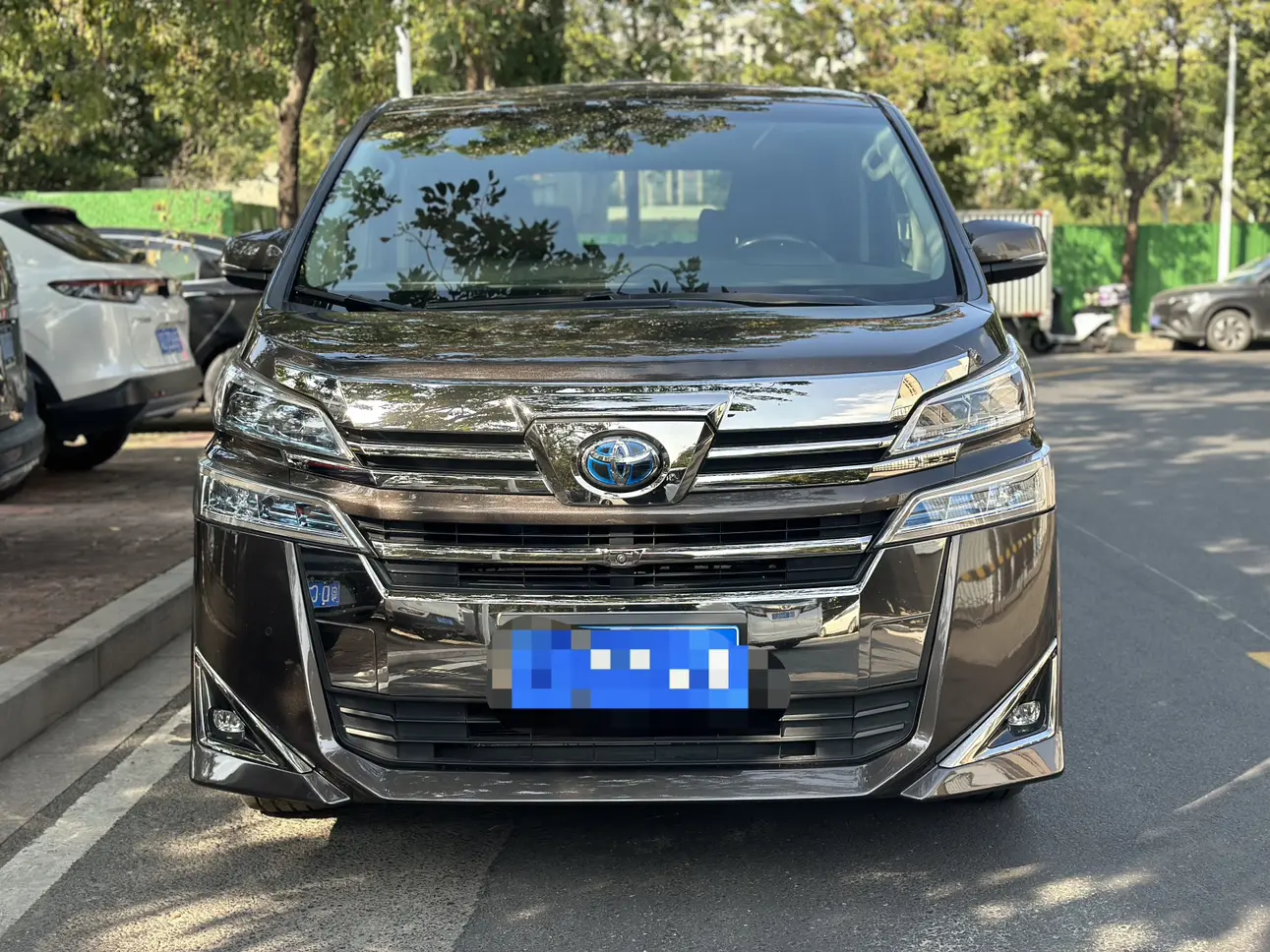 Toyota Crown Wellfire (Wilfa)  из Китая