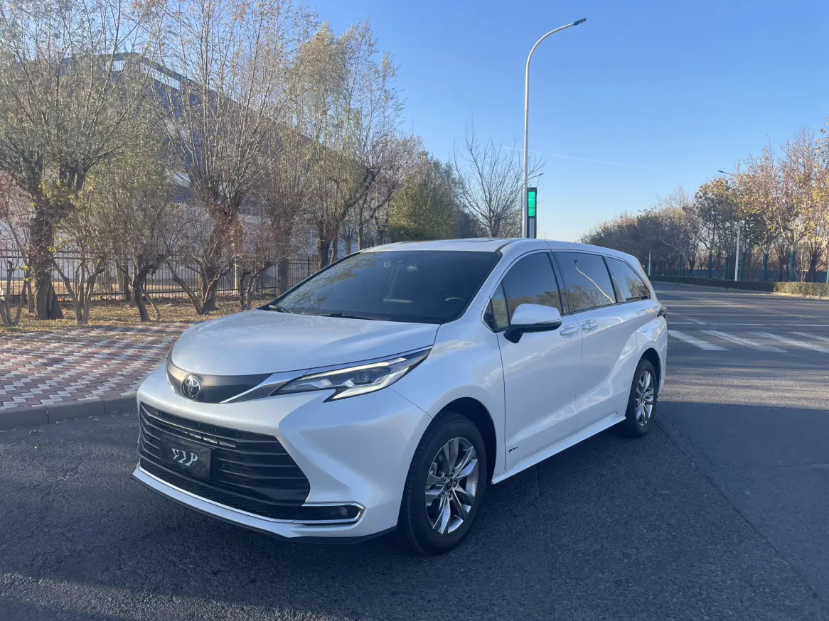 Toyota Sienna  из Китая