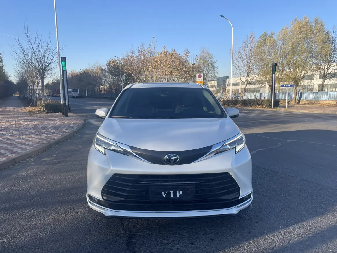 Toyota Sienna  из Китая