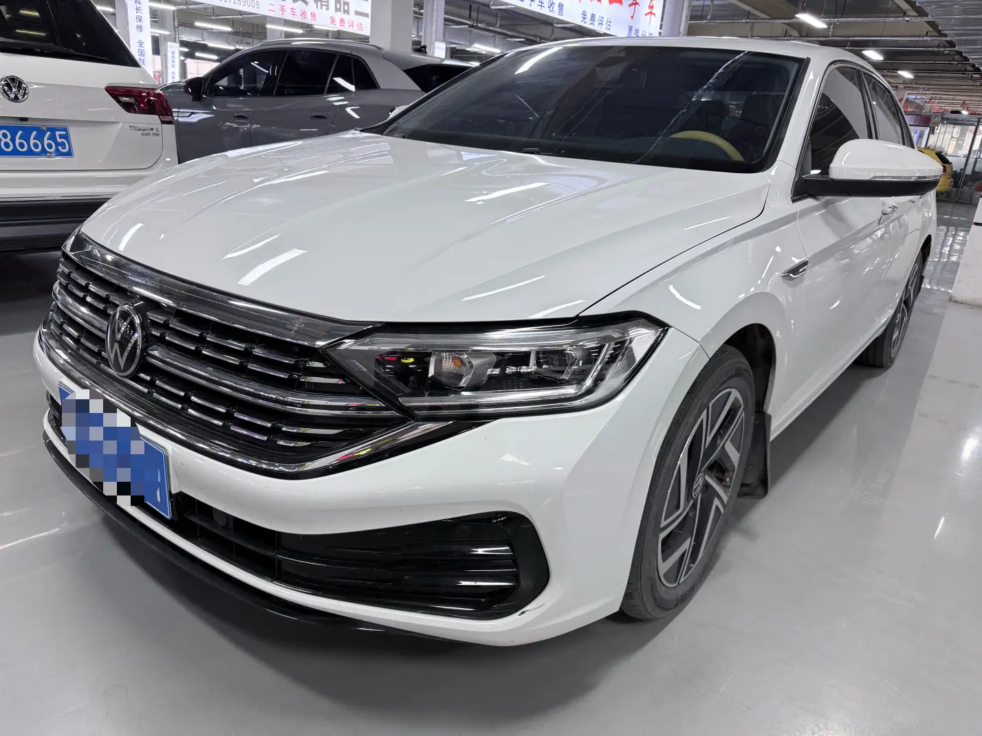 Volkswagen Sagitar  из Китая