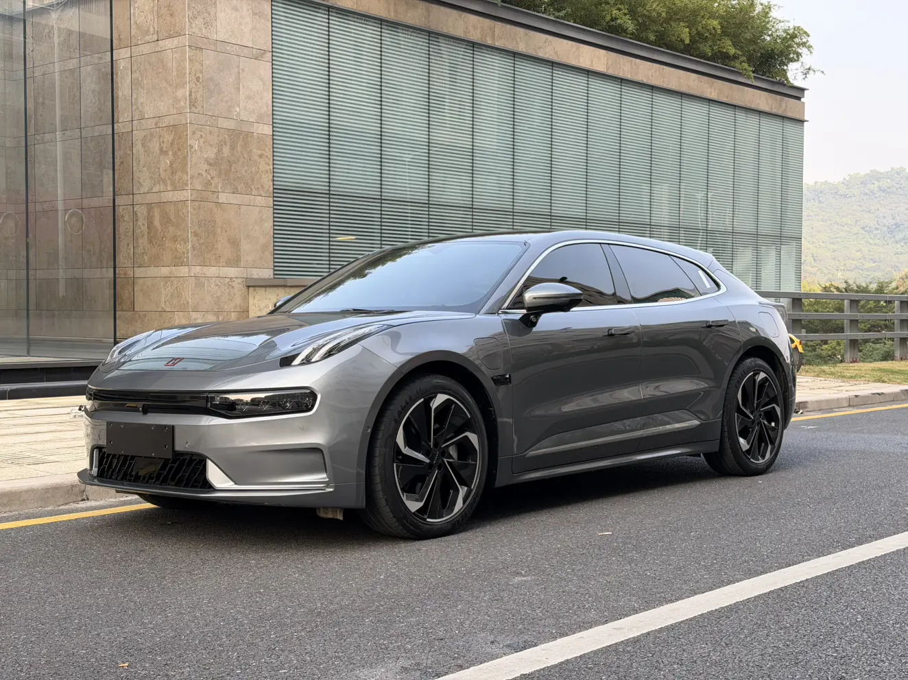 ZEEKR 001  из Китая