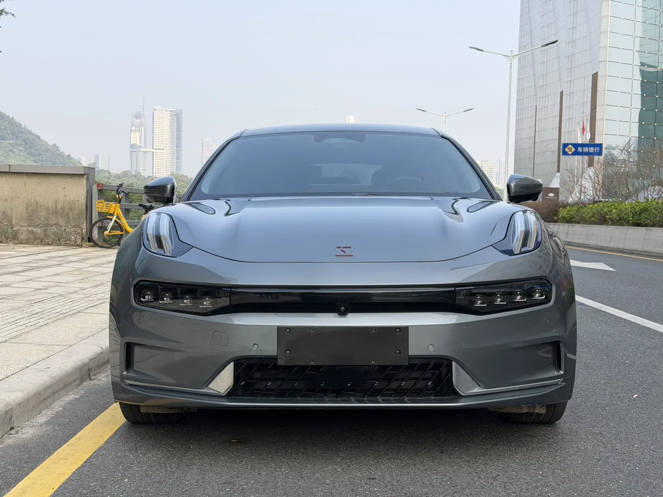 ZEEKR 001  из Китая