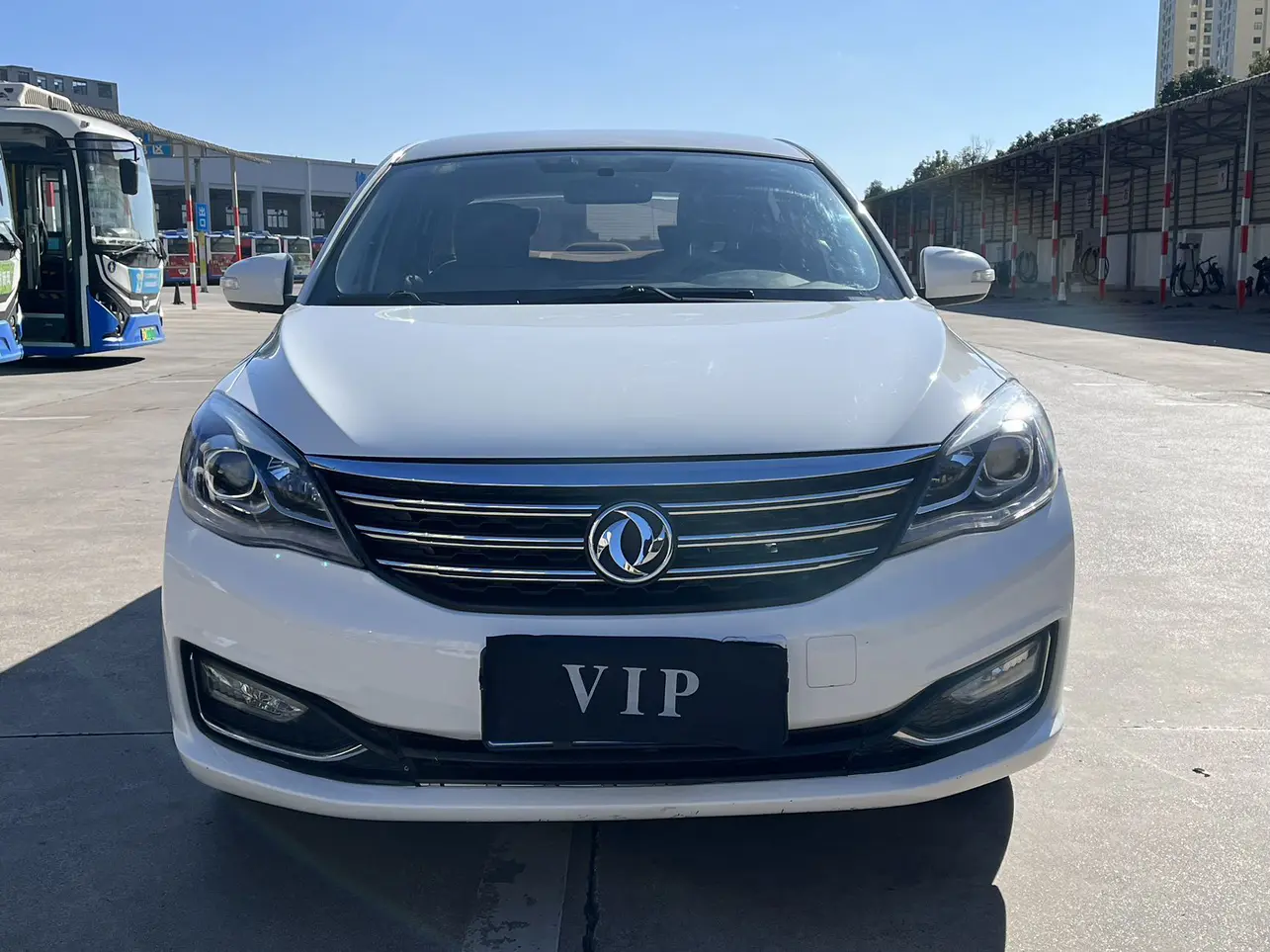 Dongfeng Fengshen A60  из Китая