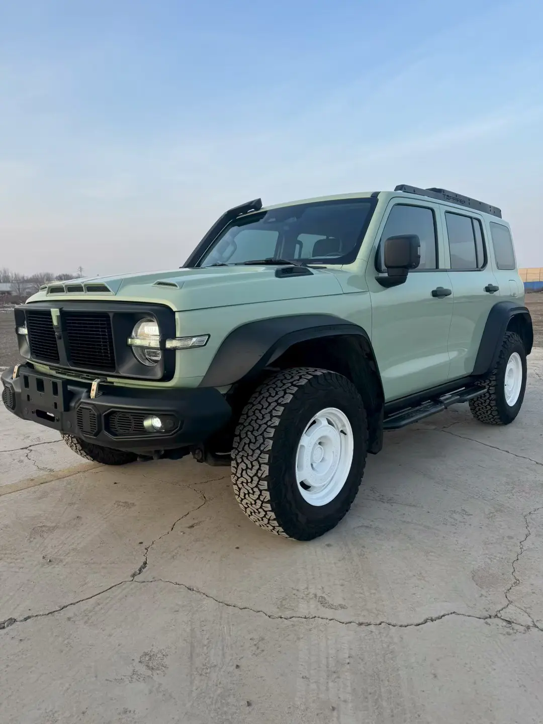 Tank 300  из Китая