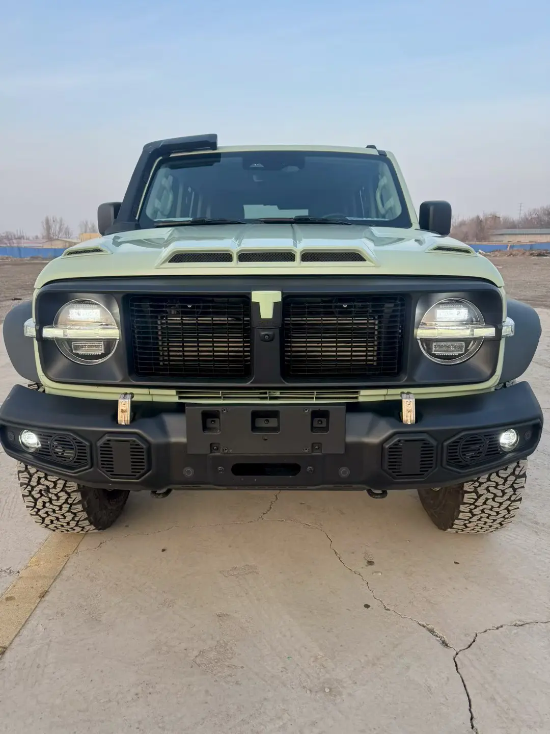 Tank 300  из Китая