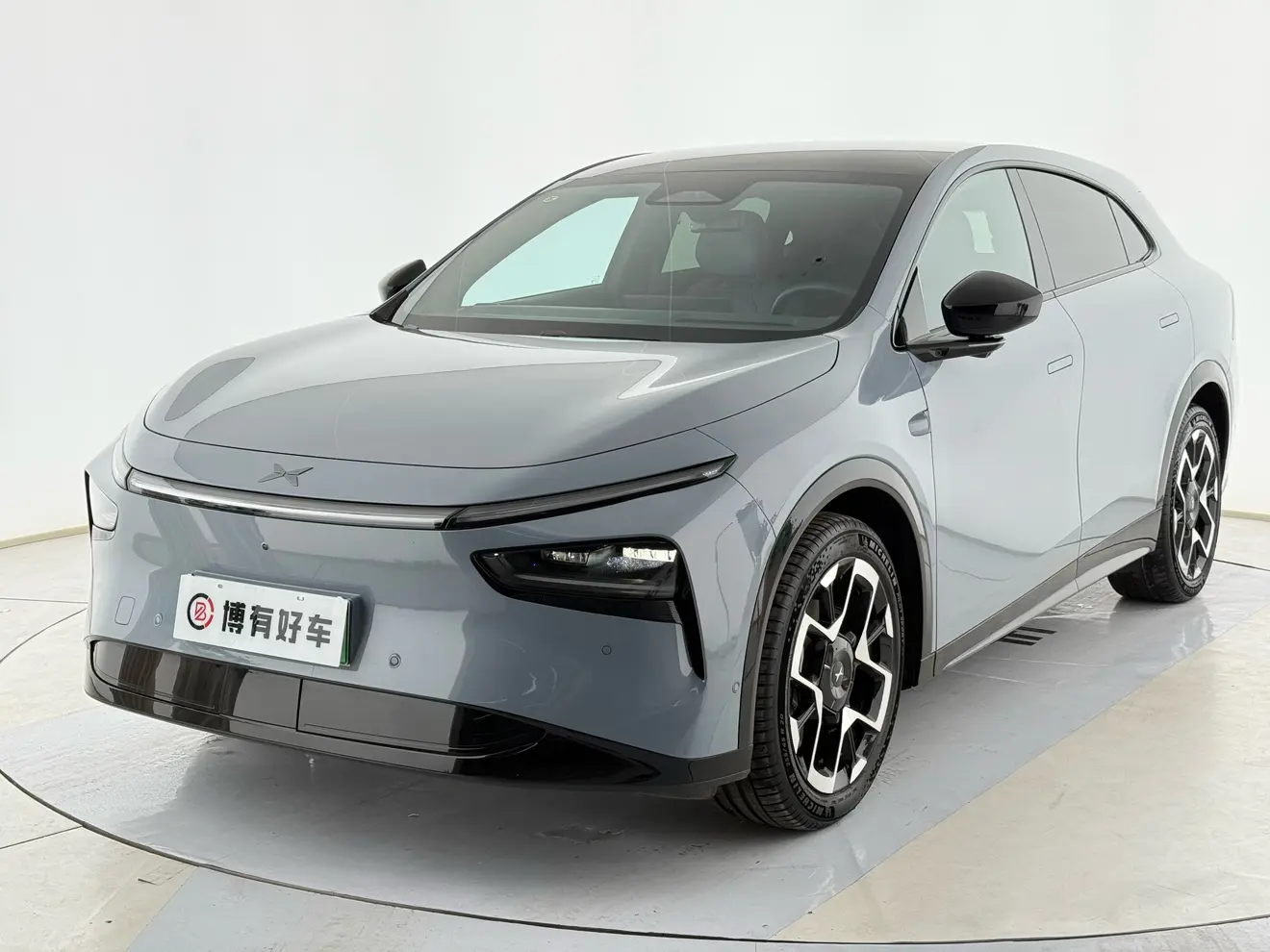 Xpeng G7  из Китая