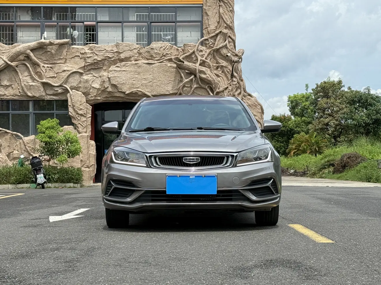 Geely Emgrand  из Китая