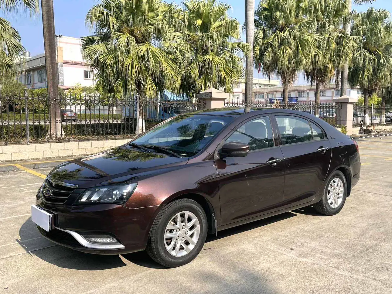 Geely Emgrand  из Китая