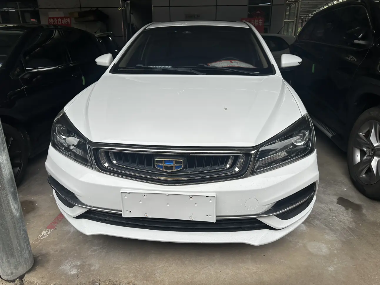 Geely Emgrand  из Китая