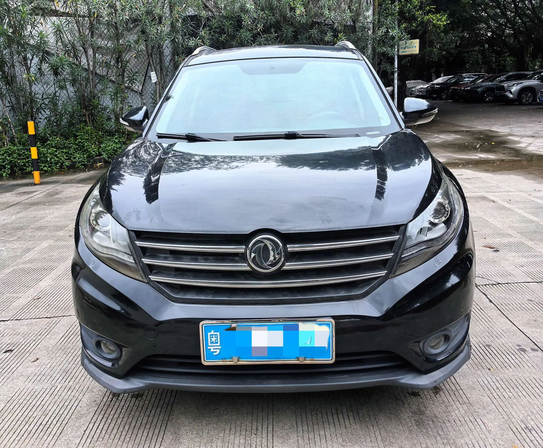 Dongfeng Fengon 580  из Китая
