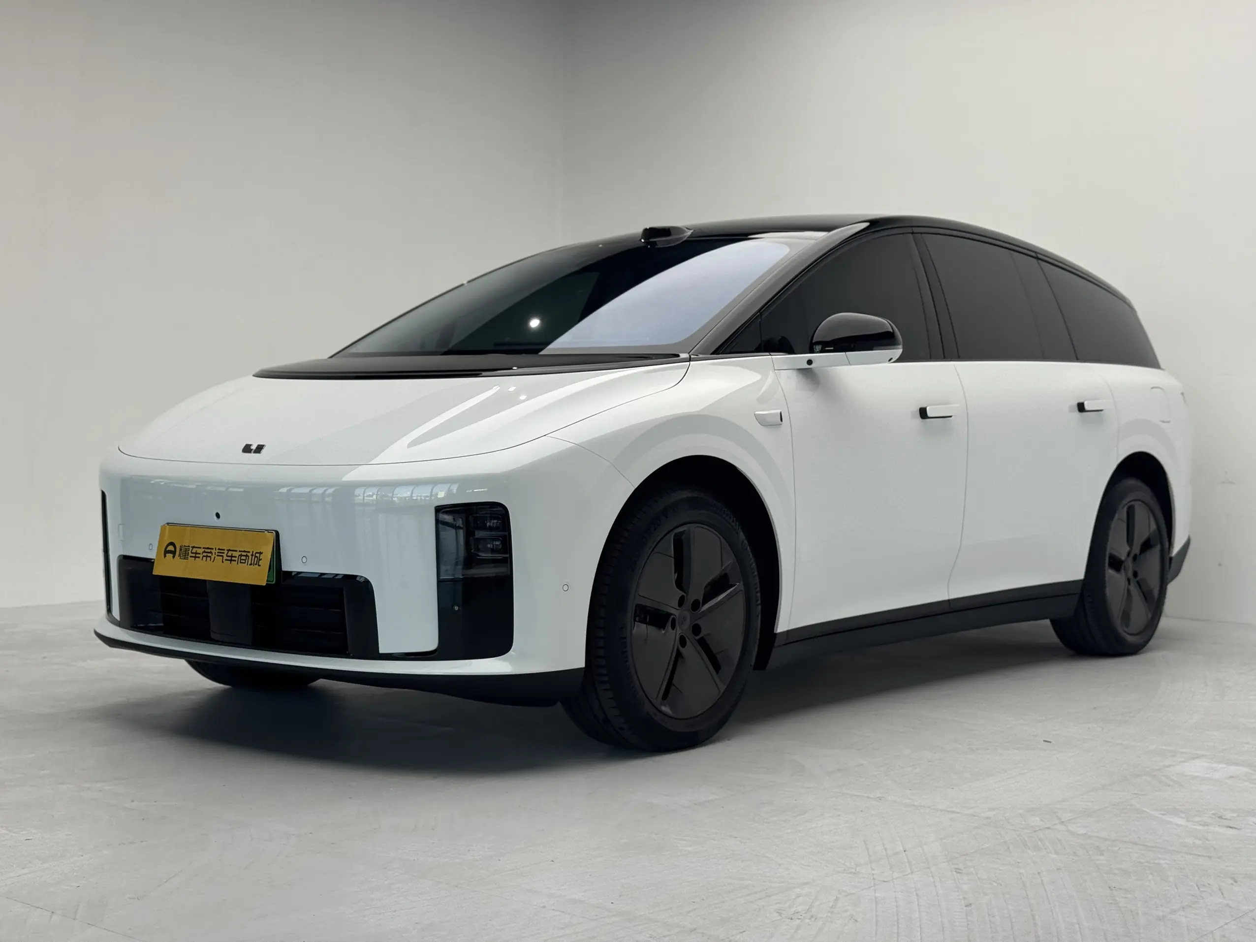 Li Ideal i8  из Китая