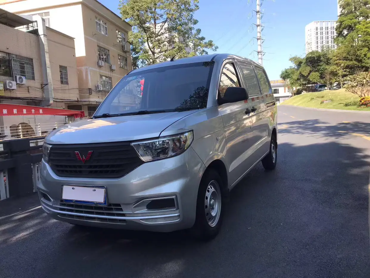 Wuling Hongguang V  из Китая