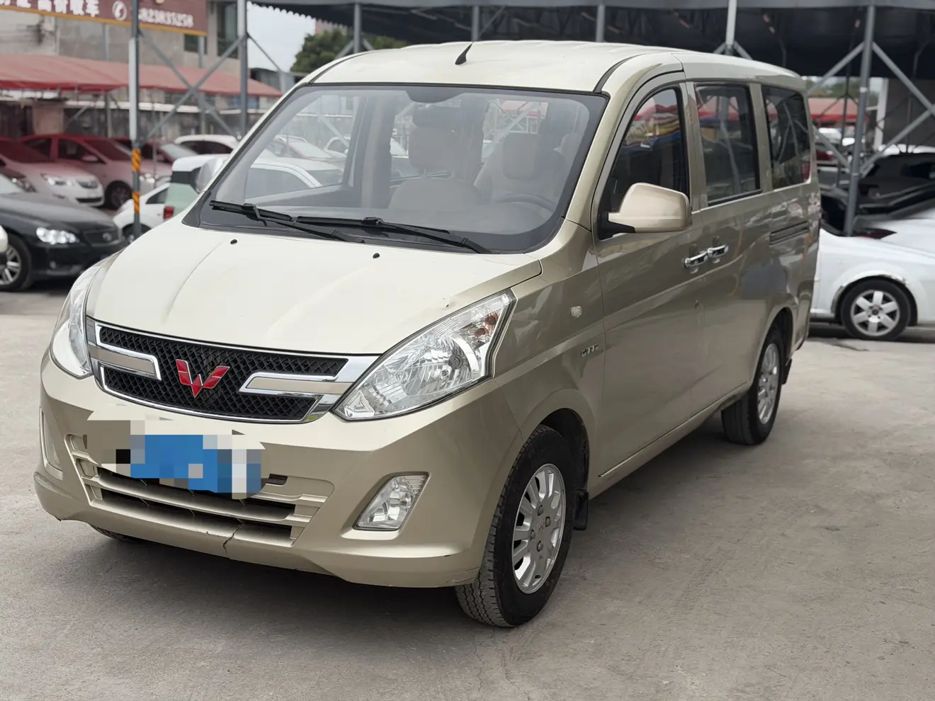 Wuling Rongguang V  из Китая