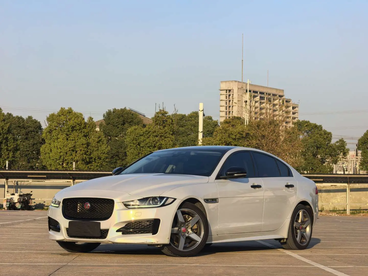Jaguar XE  из Китая