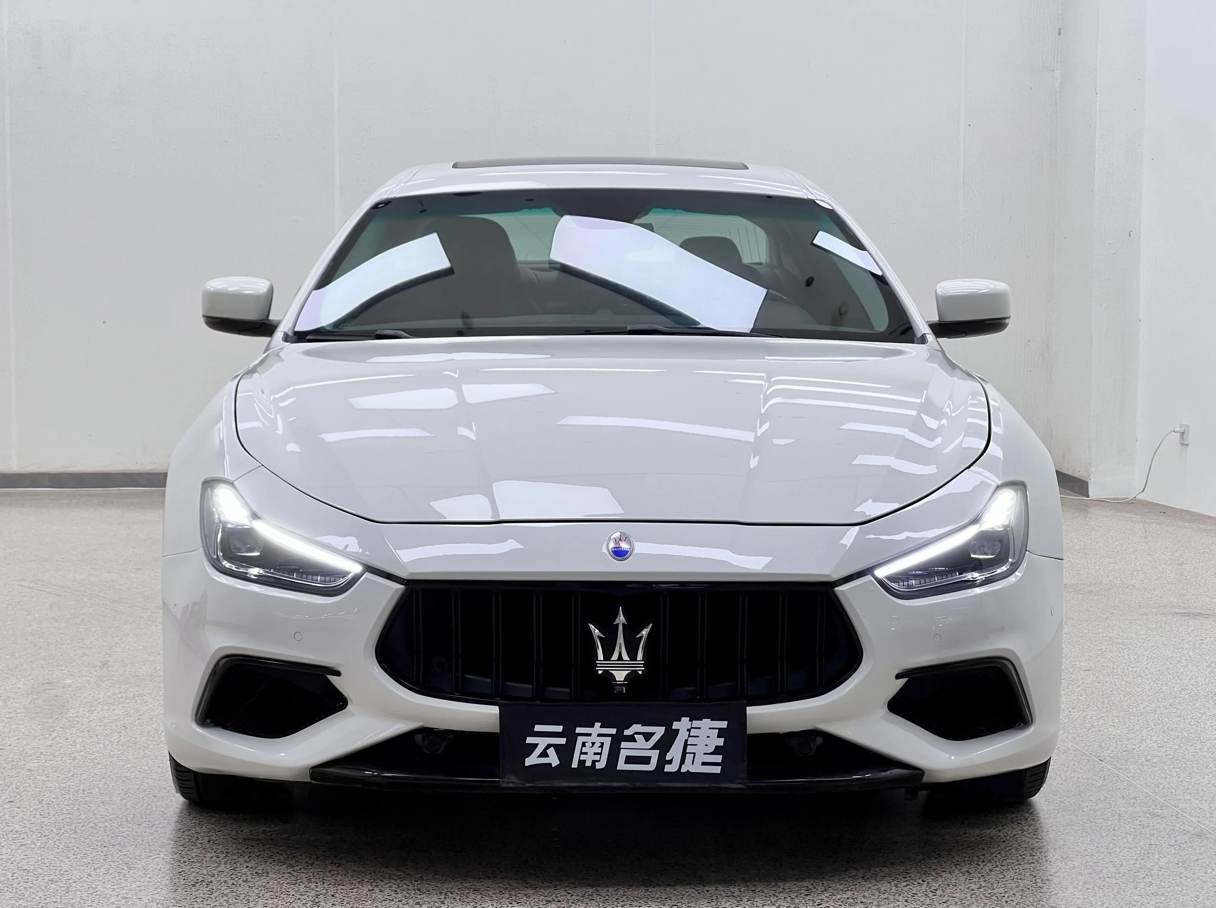 Maserati Ghibli  из Китая