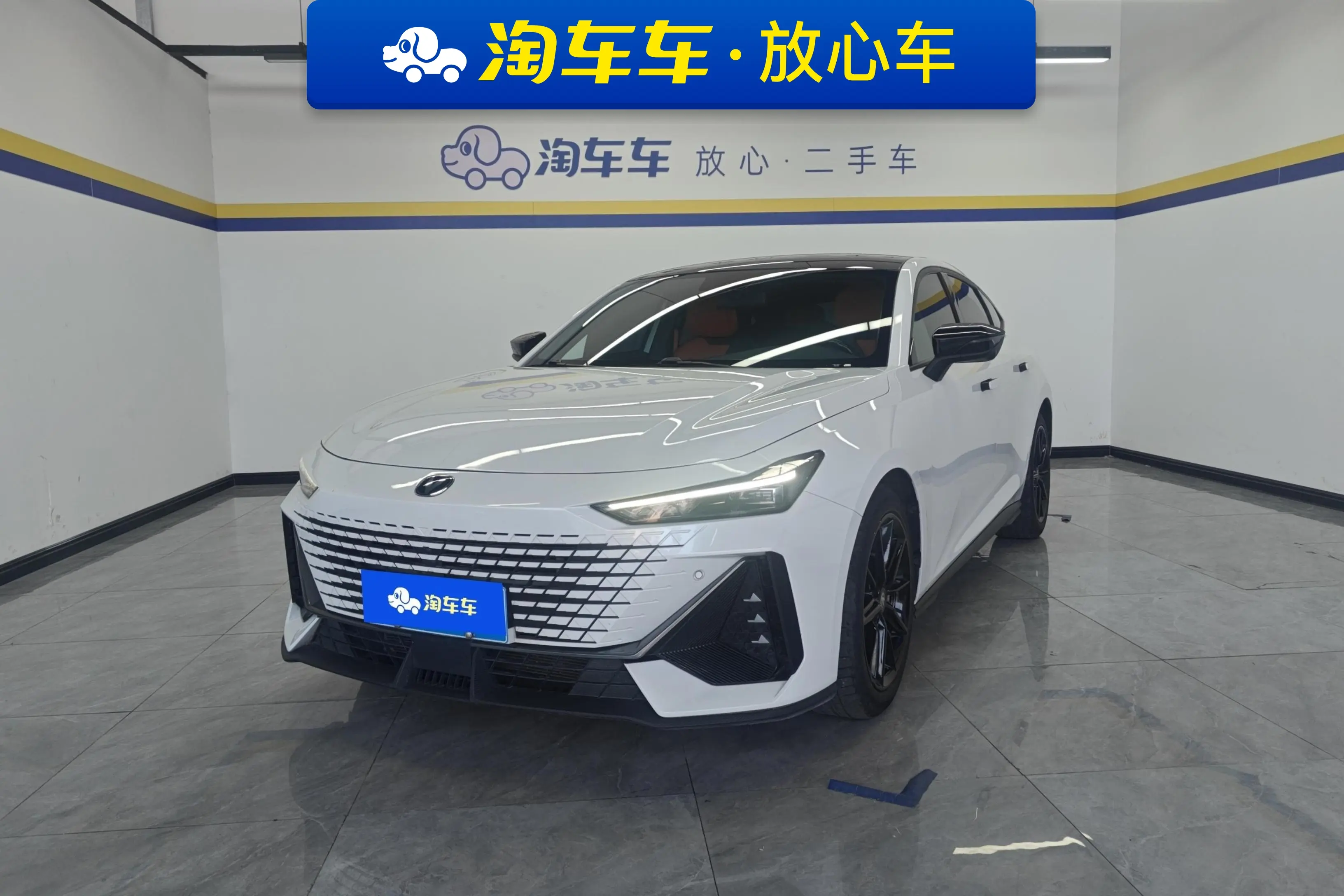 Changan UNI-V  из Китая