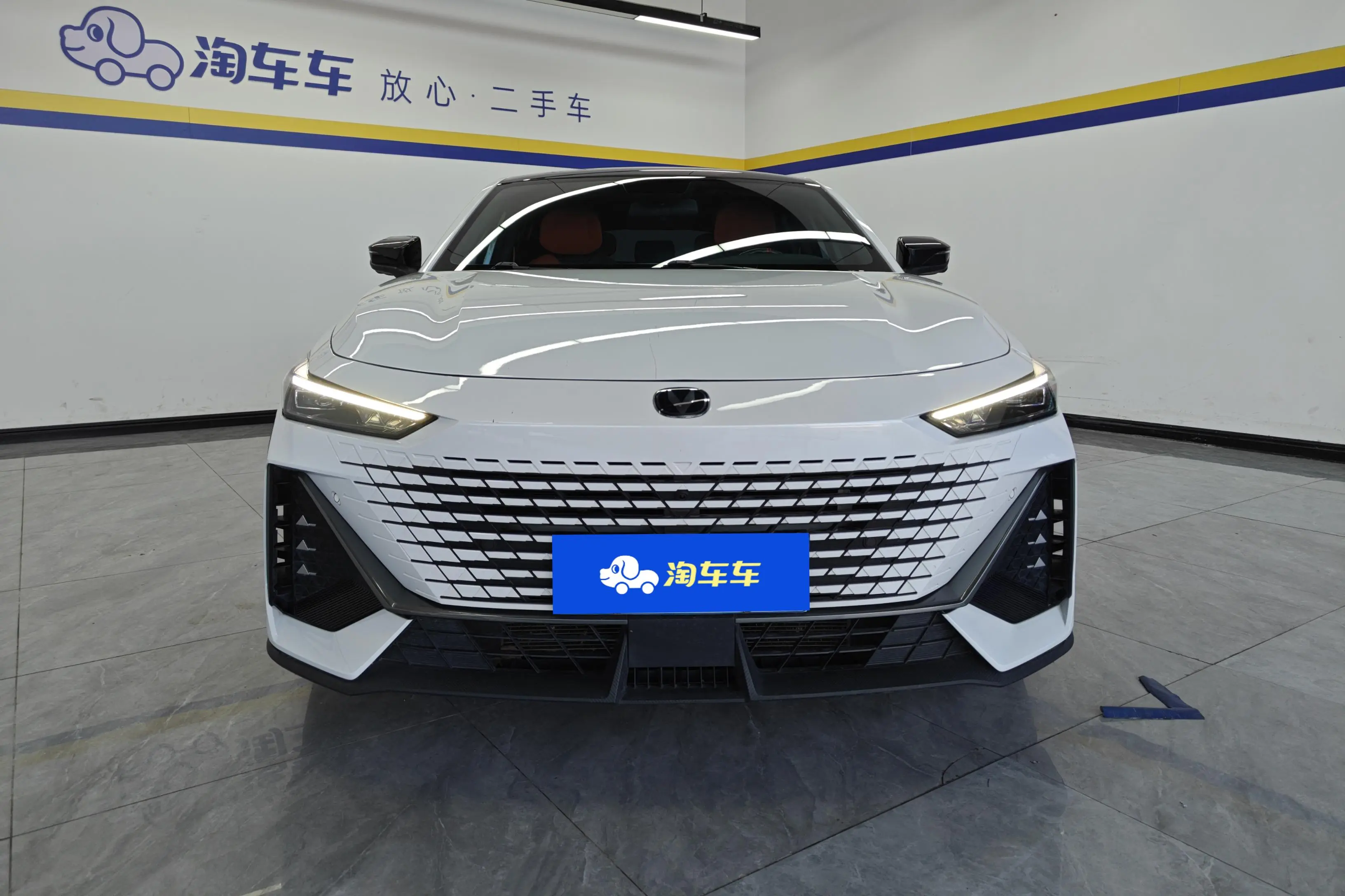 Changan UNI-V  из Китая