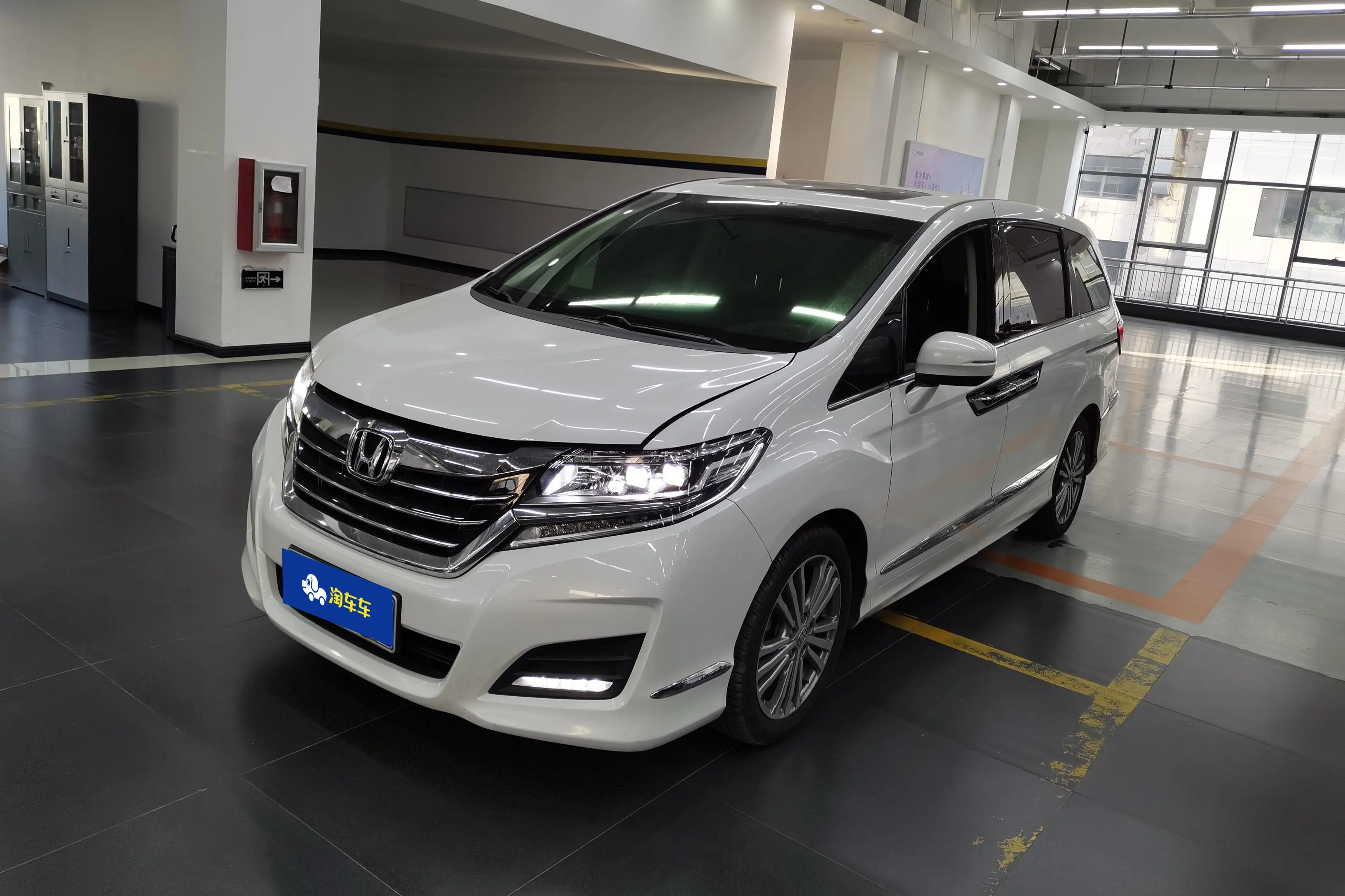 Honda Elysion (Alison)  из Китая