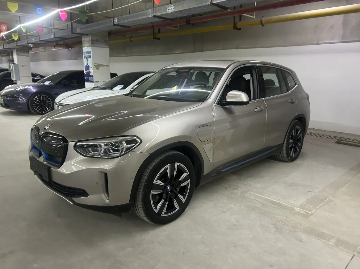 BMW iX3  из Китая
