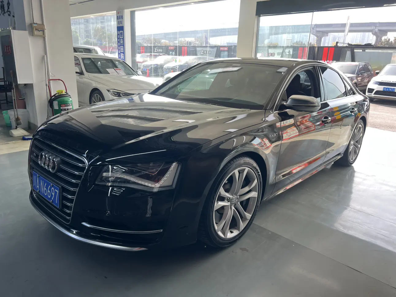 Audi S8  из Китая