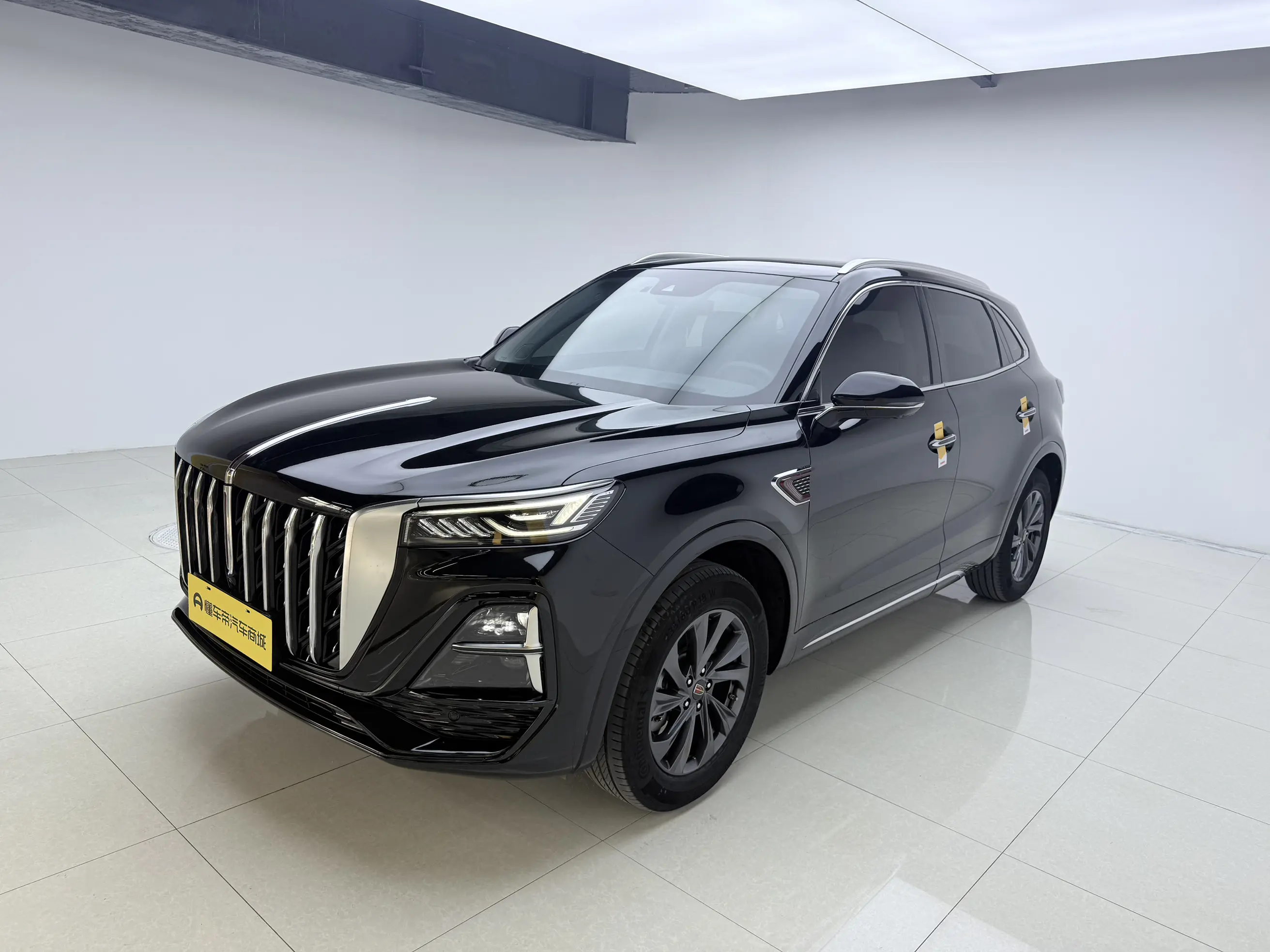 Hongqi HS5  из Китая