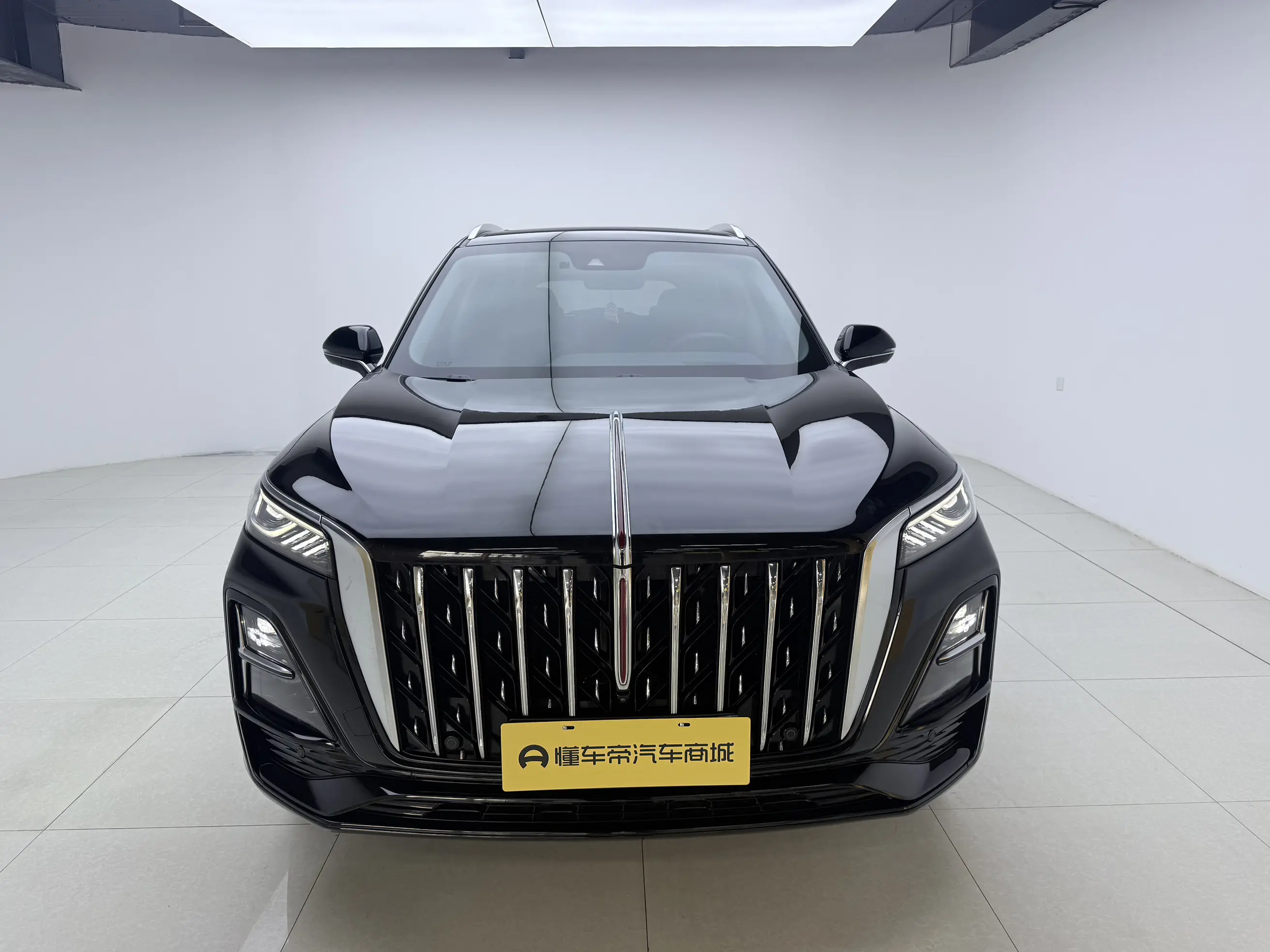 Hongqi HS5  из Китая