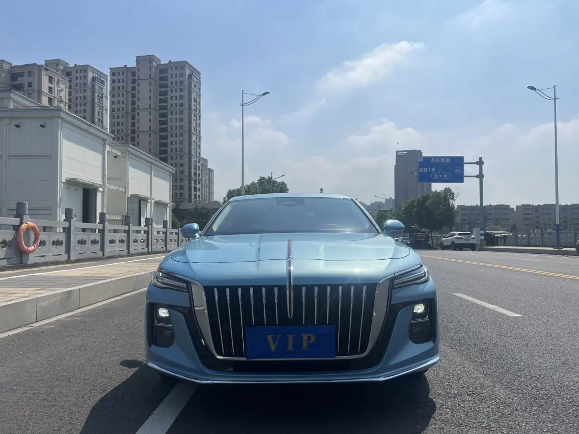 Hongqi H5  из Китая