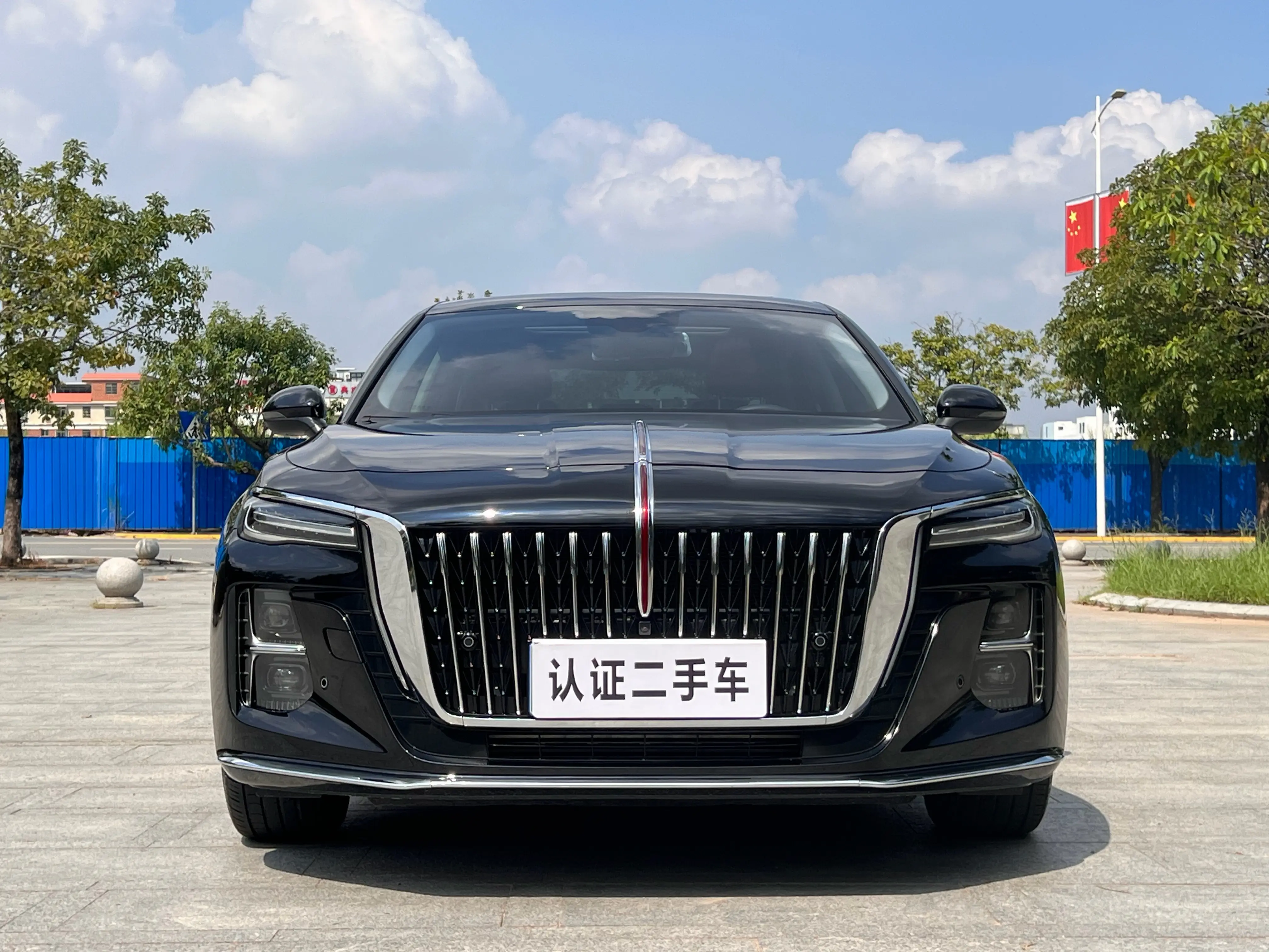 Hongqi H5  из Китая