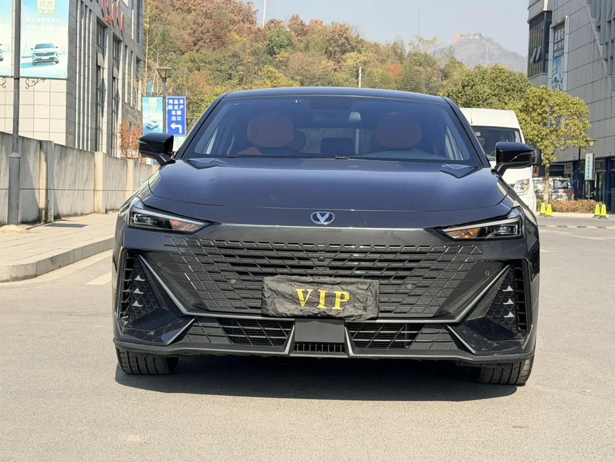 Changan UNI-V  из Китая