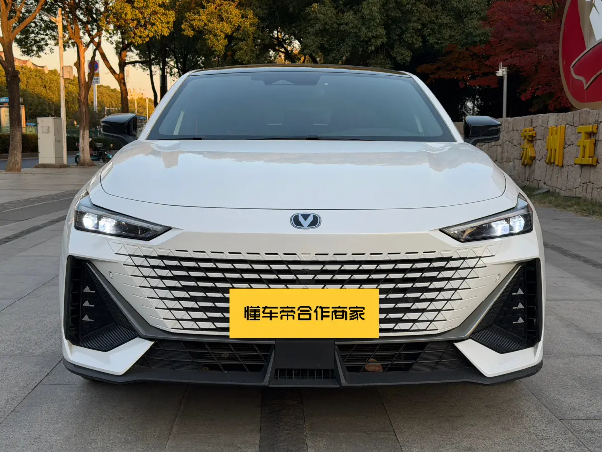 Changan UNI-V  из Китая