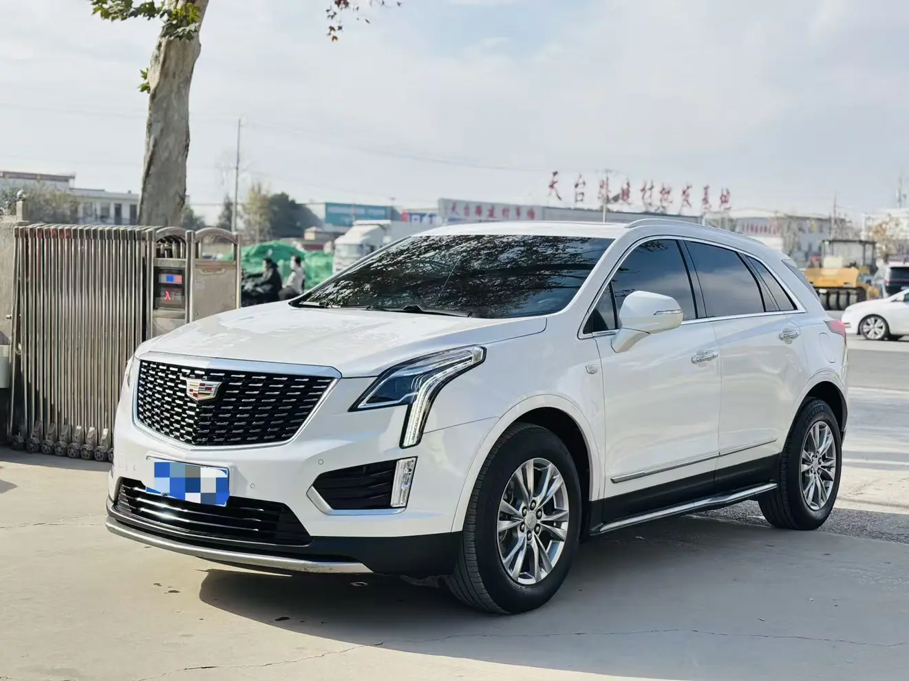Cadillac XT5  из Китая