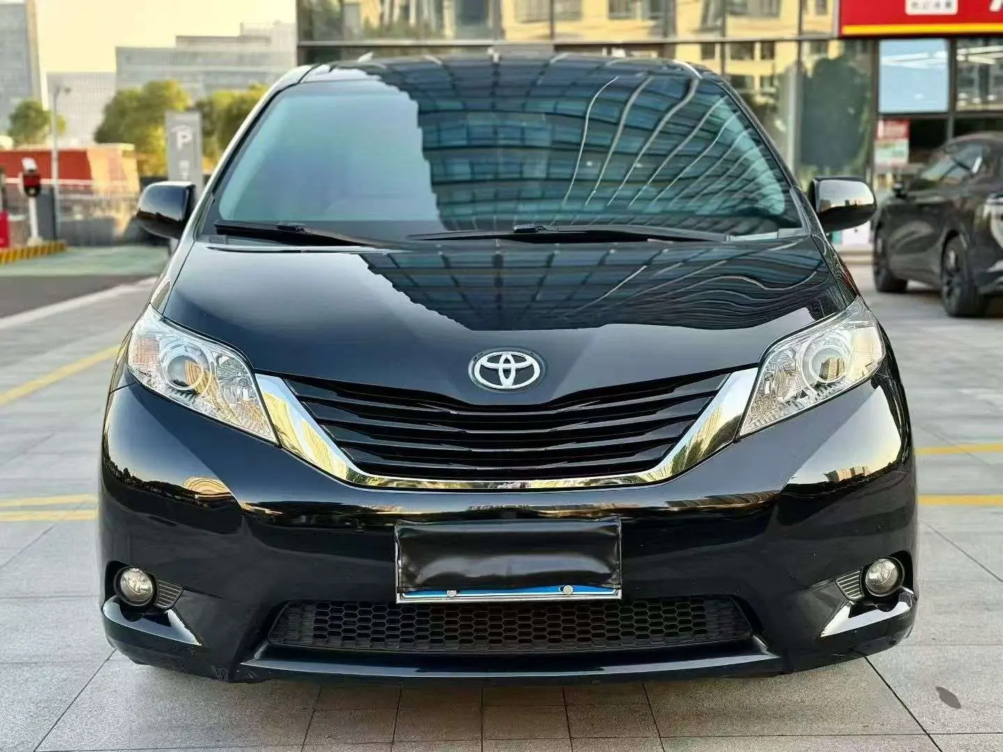 Toyota Sienna  из Китая