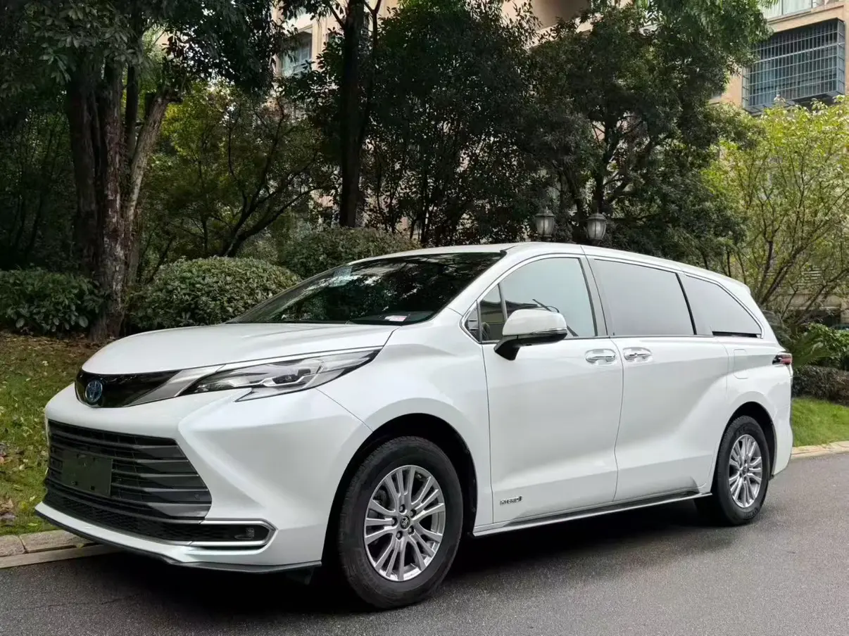 Toyota Sienna  из Китая