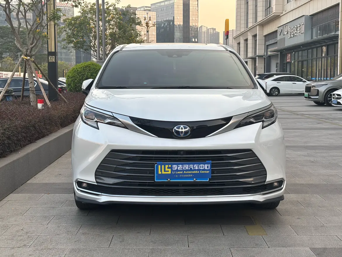 Toyota Sienna  из Китая