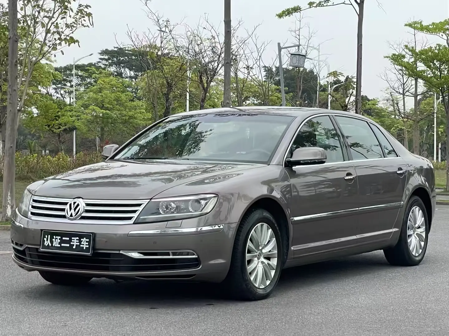 Volkswagen Phaeton  из Китая
