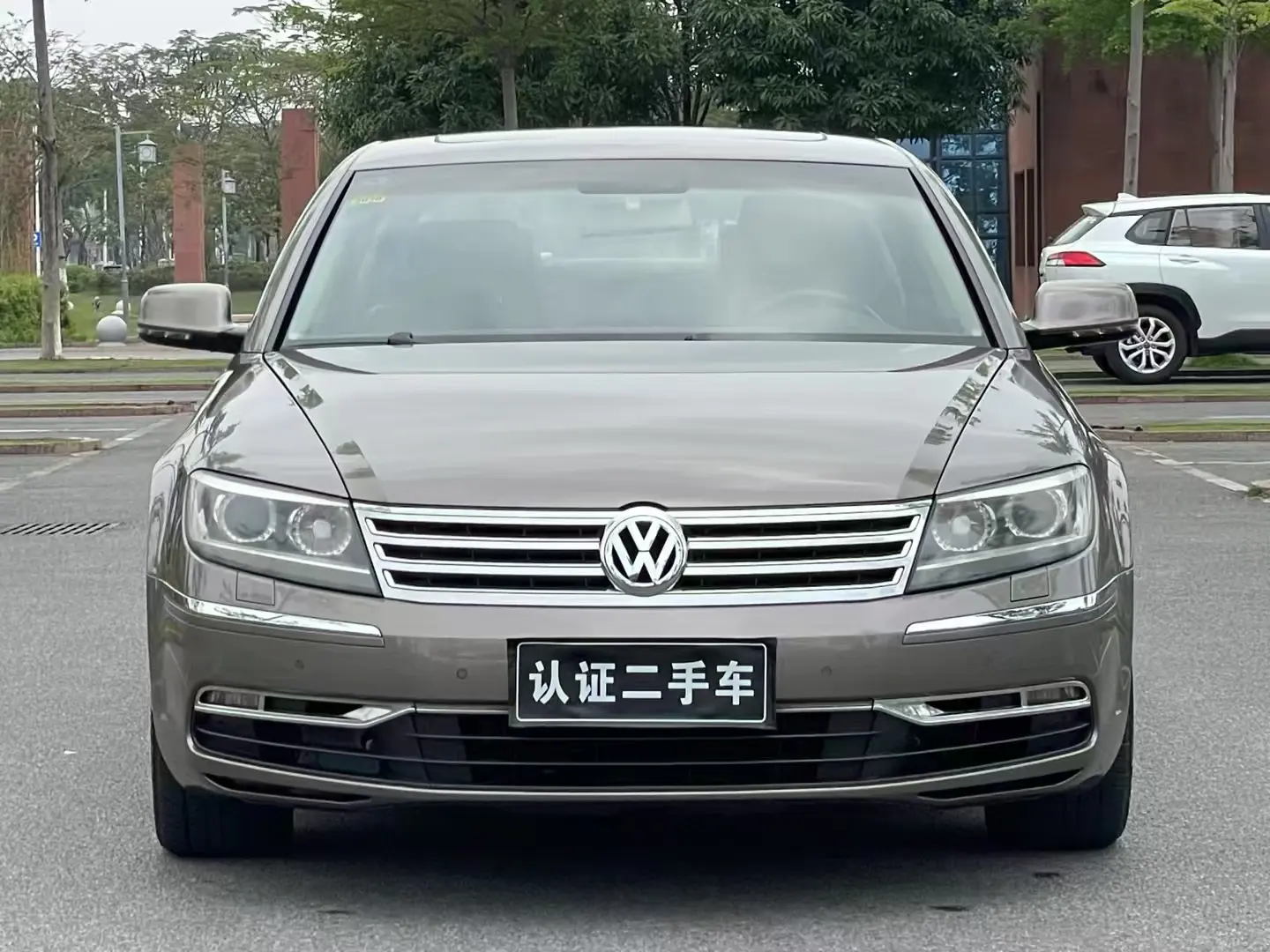 Volkswagen Phaeton  из Китая