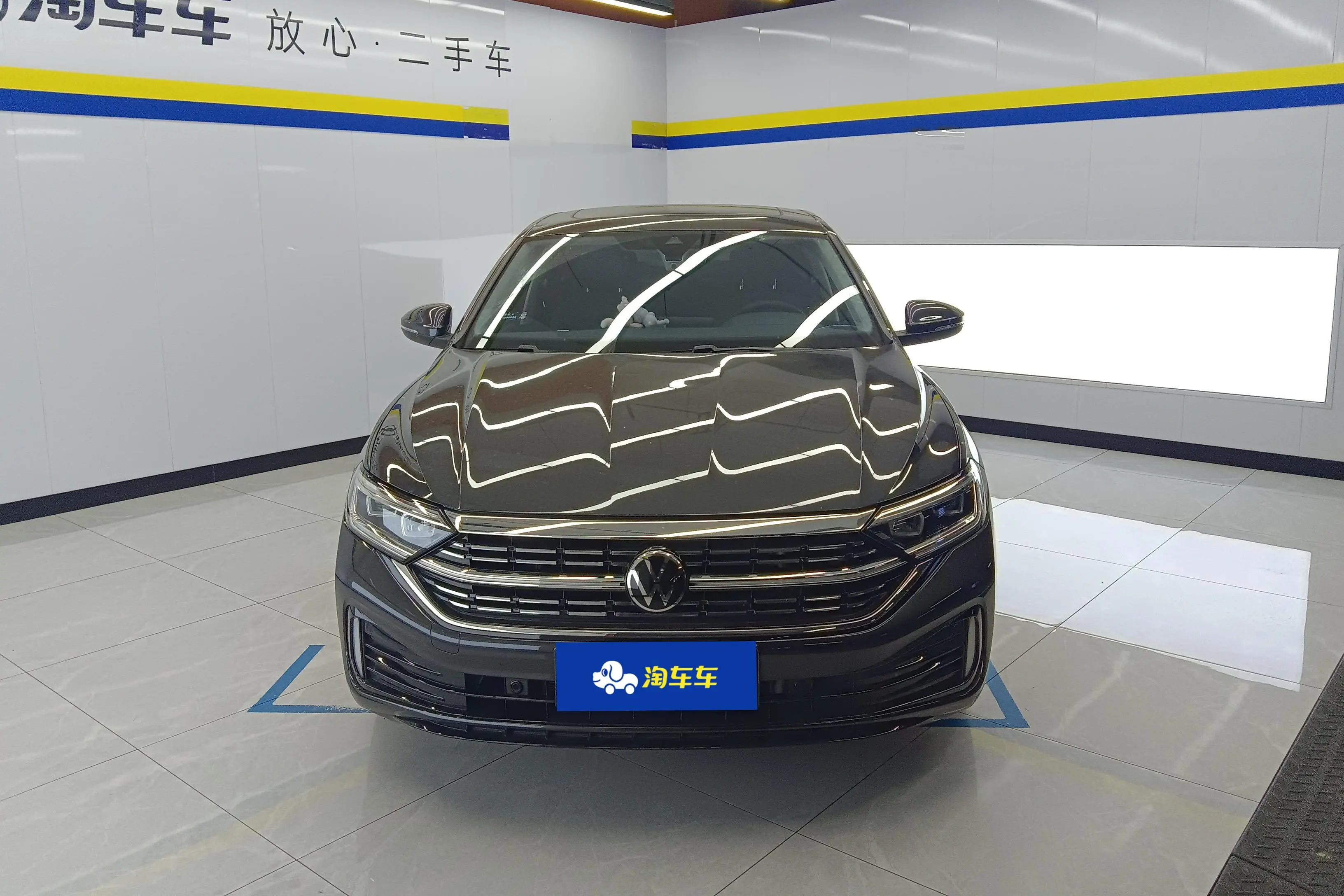 Volkswagen Sagitar  из Китая