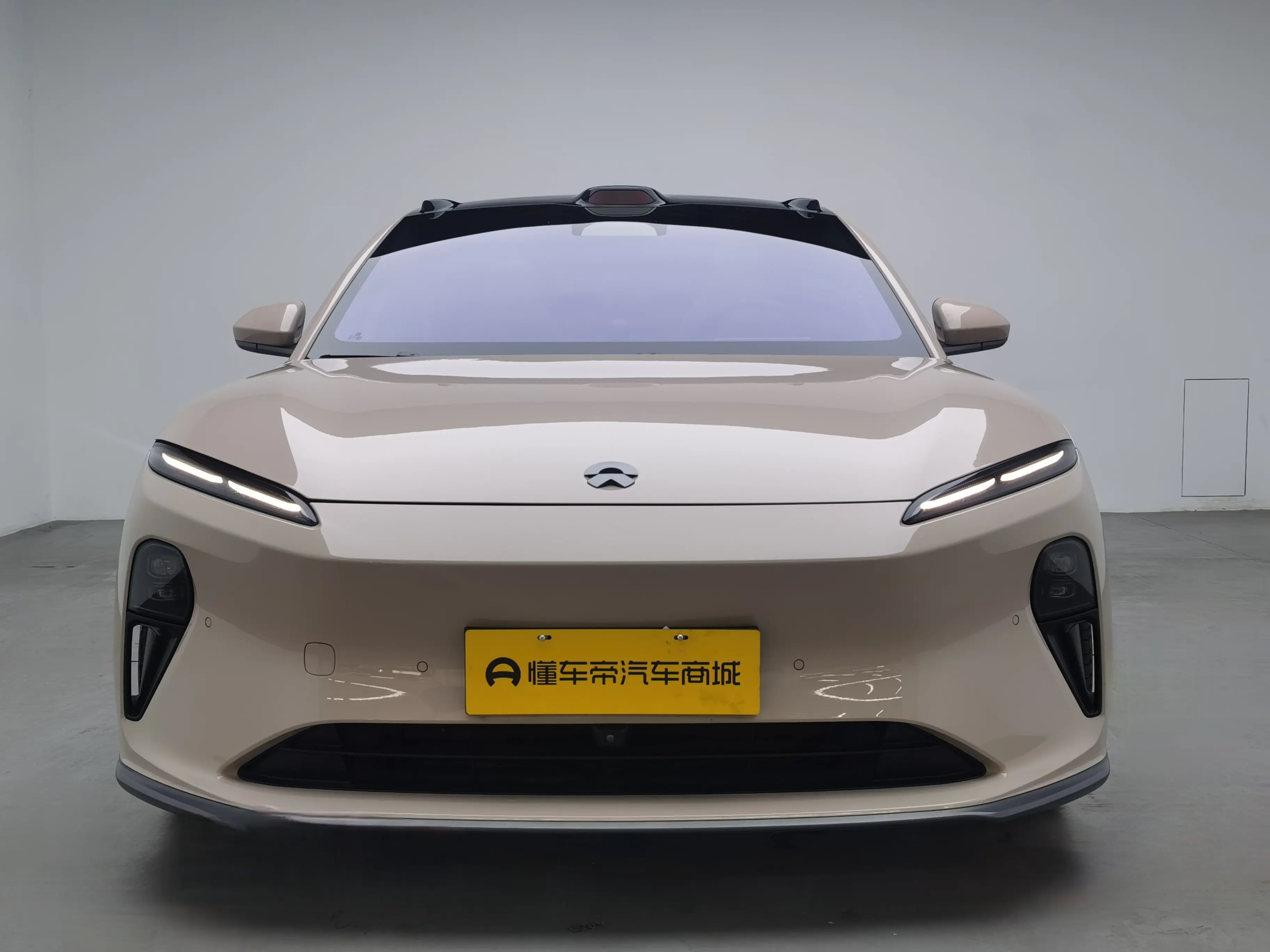 NIO ET5  из Китая