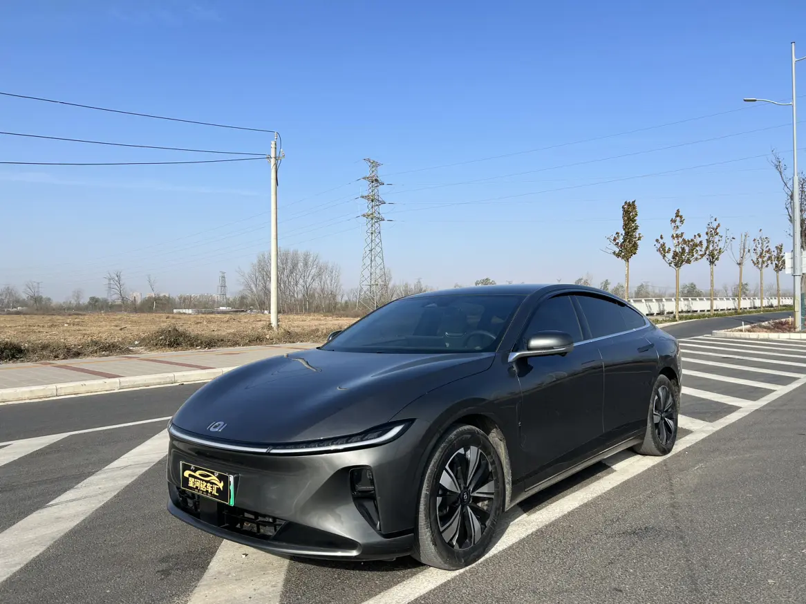 Changan Qiyuan A07  из Китая