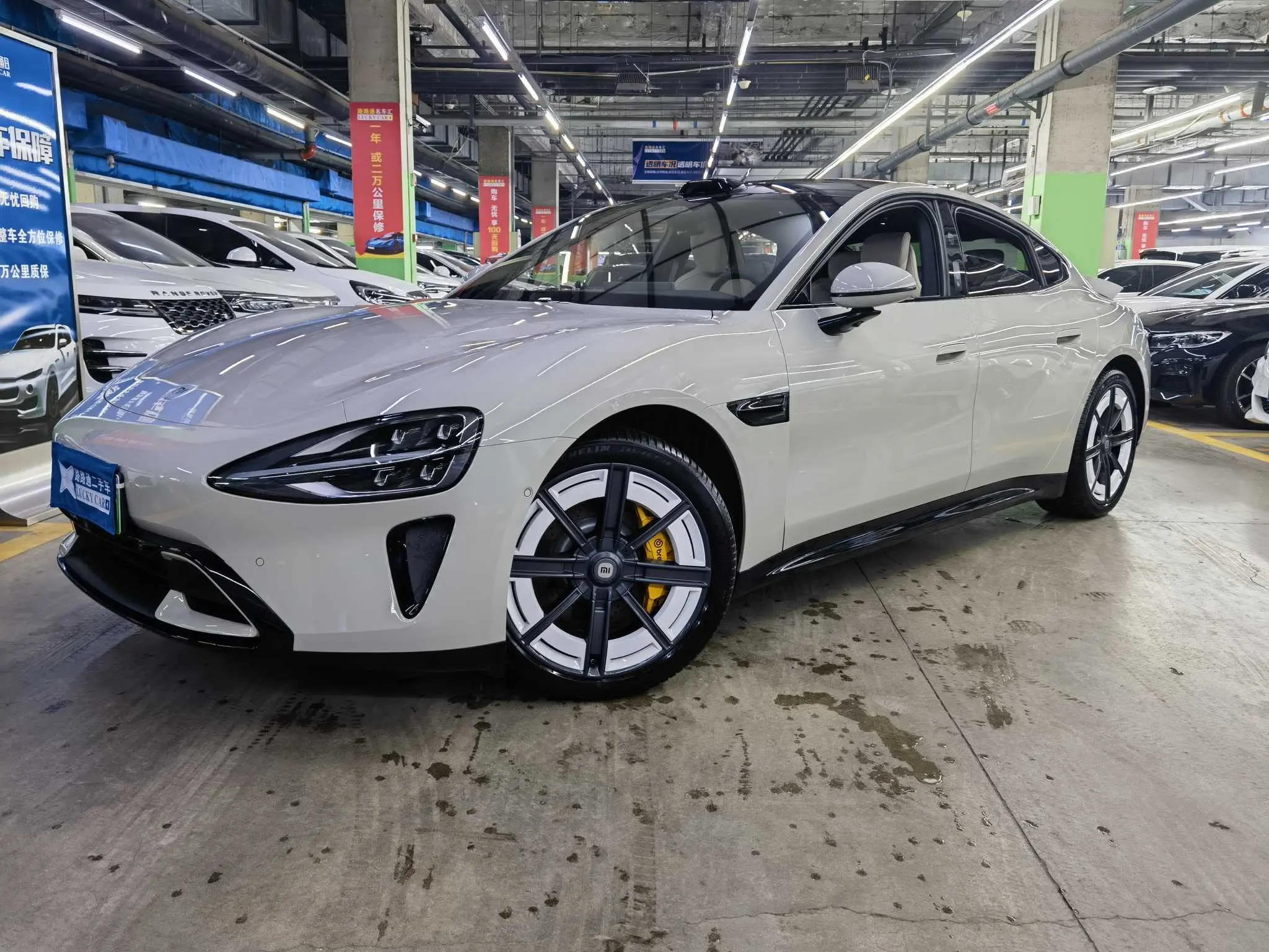 Xiaomi car Xiaomi SU7  из Китая