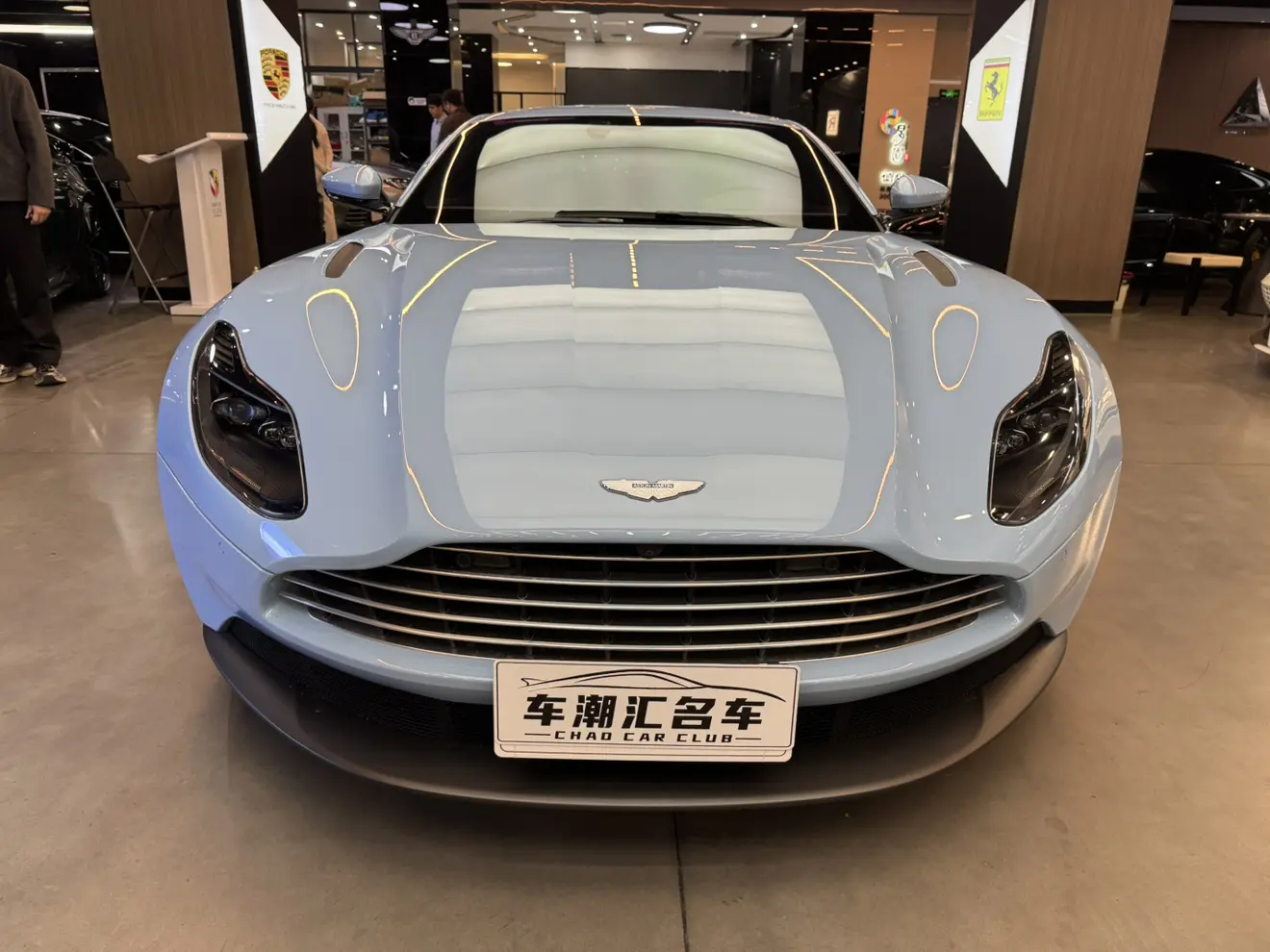 Aston Martin DB11  из Китая