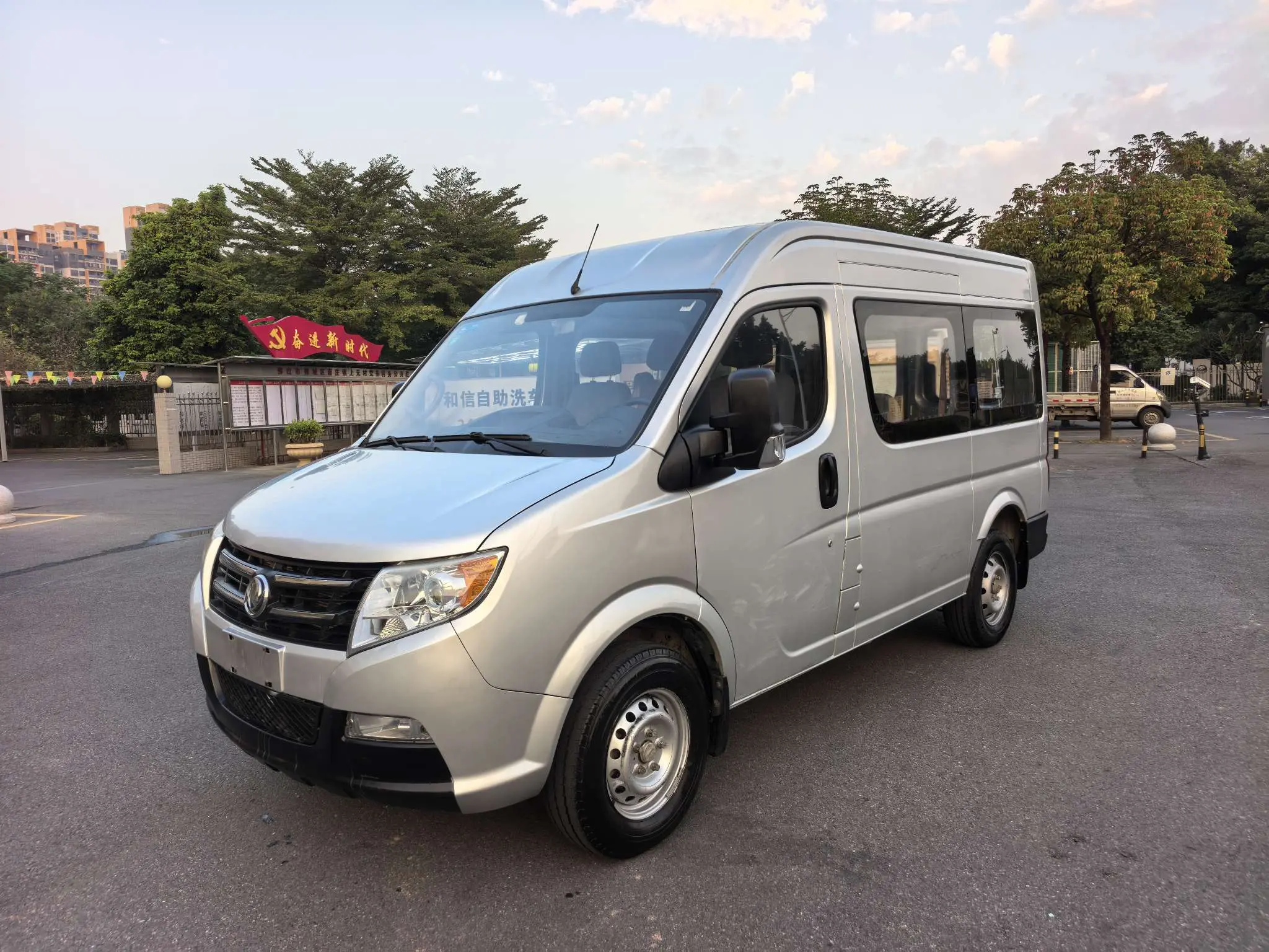 Dongfeng Yufeng  из Китая