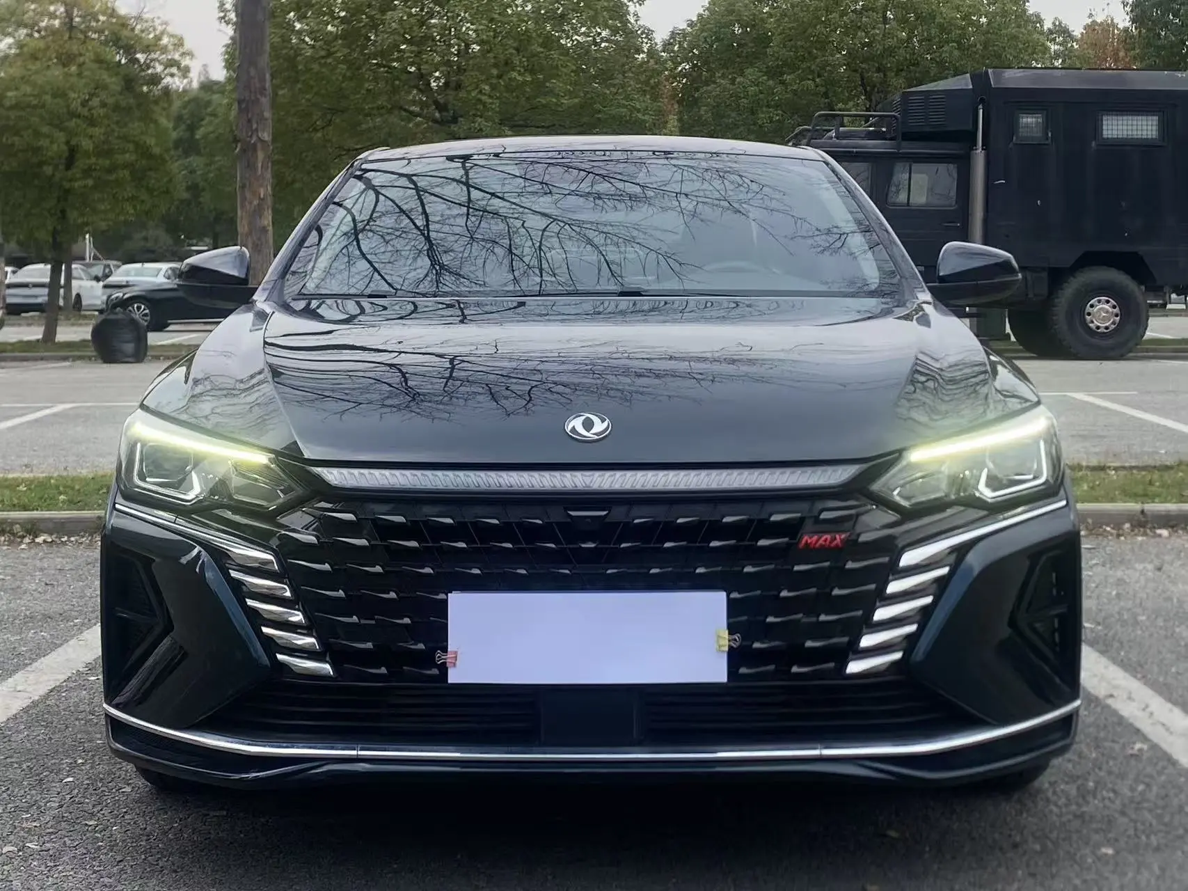 Dongfeng Yixuan MAX  из Китая