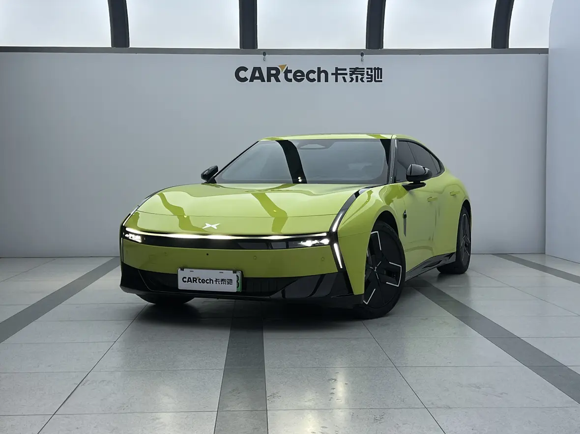 Xpeng P7  из Китая